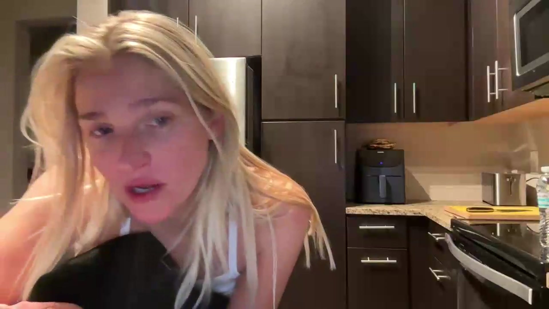 Gallery image thumbnail from Partygirl1's myfreecams stream on, 05/21/2026, 11:18 image 15 of 20