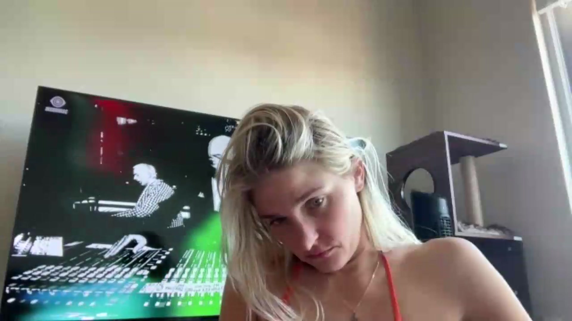 Gallery image thumbnail from Partygirl1's myfreecams stream on, 05/22/2026, 19:09 image 14 of 20