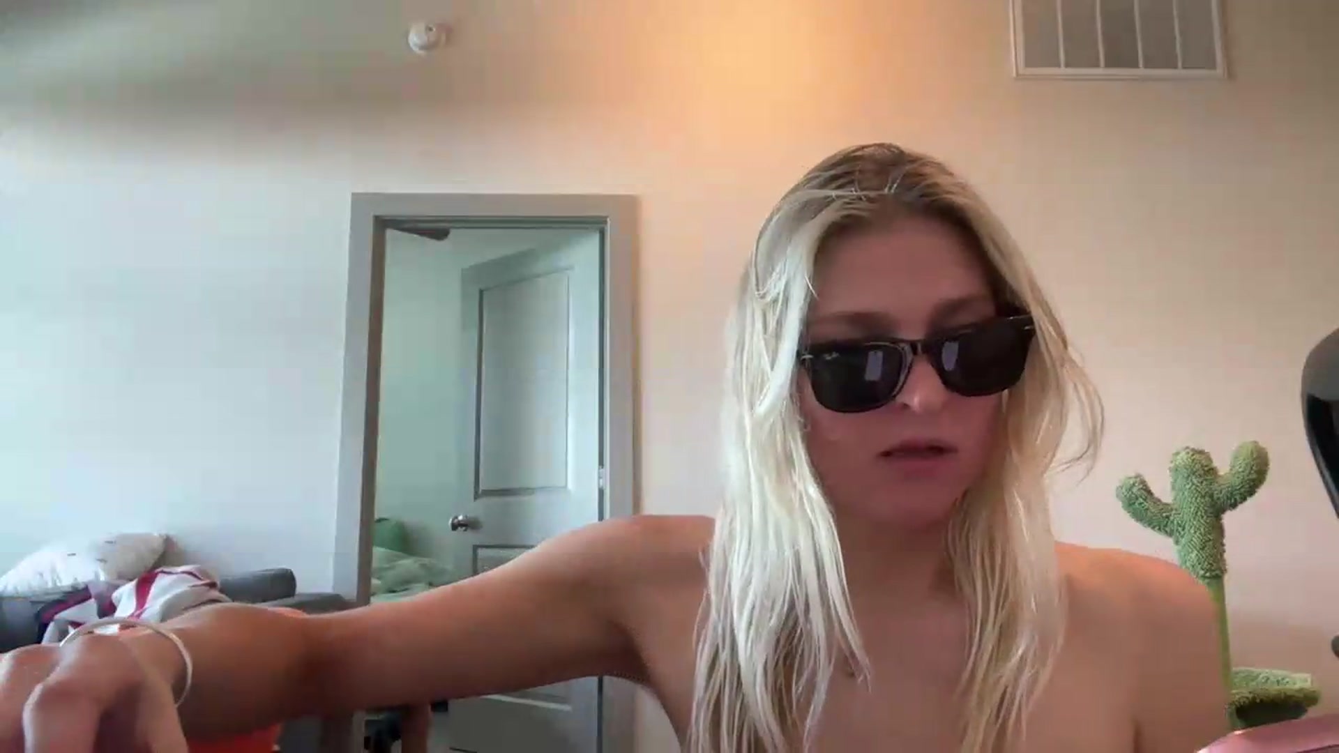 Gallery image thumbnail from Partygirl1's myfreecams stream on, 05/25/2026, 19:33 image 7 of 20