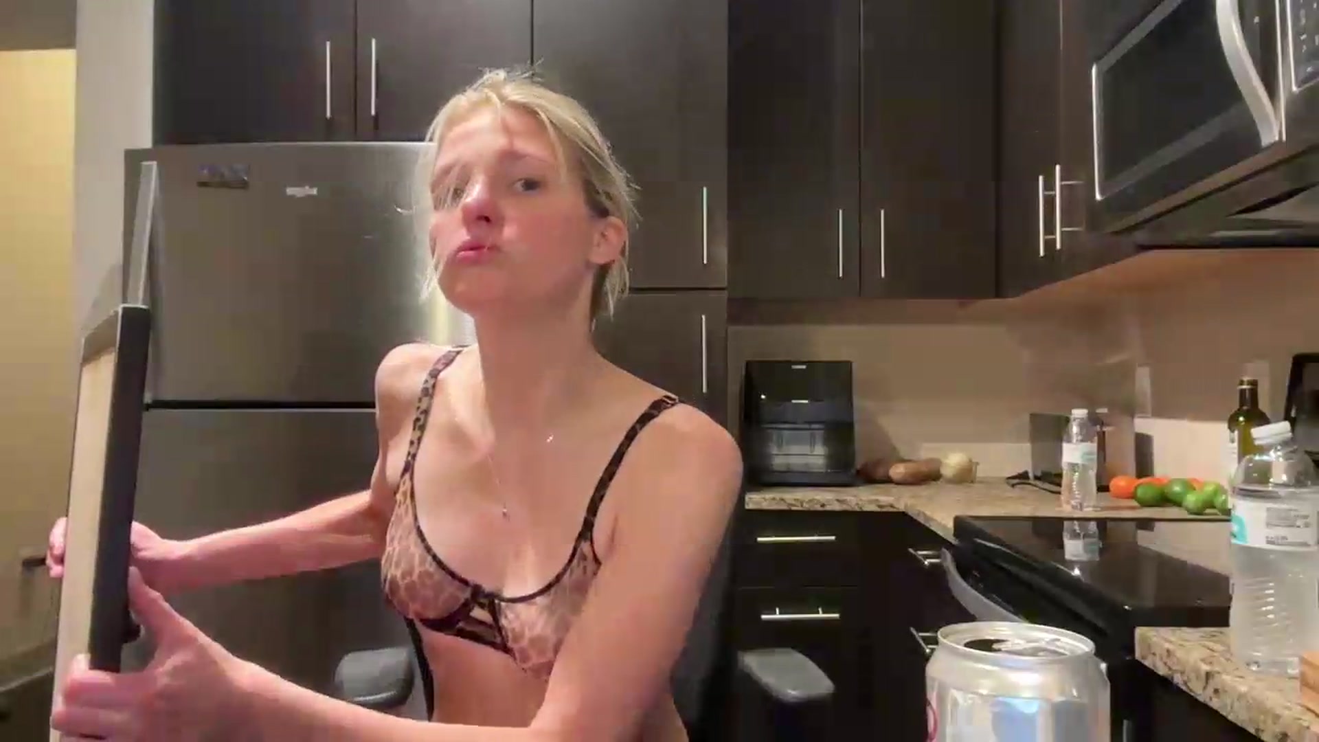 Gallery image thumbnail from Partygirl1's myfreecams stream on, 05/29/2026, 09:25 image 3 of 20