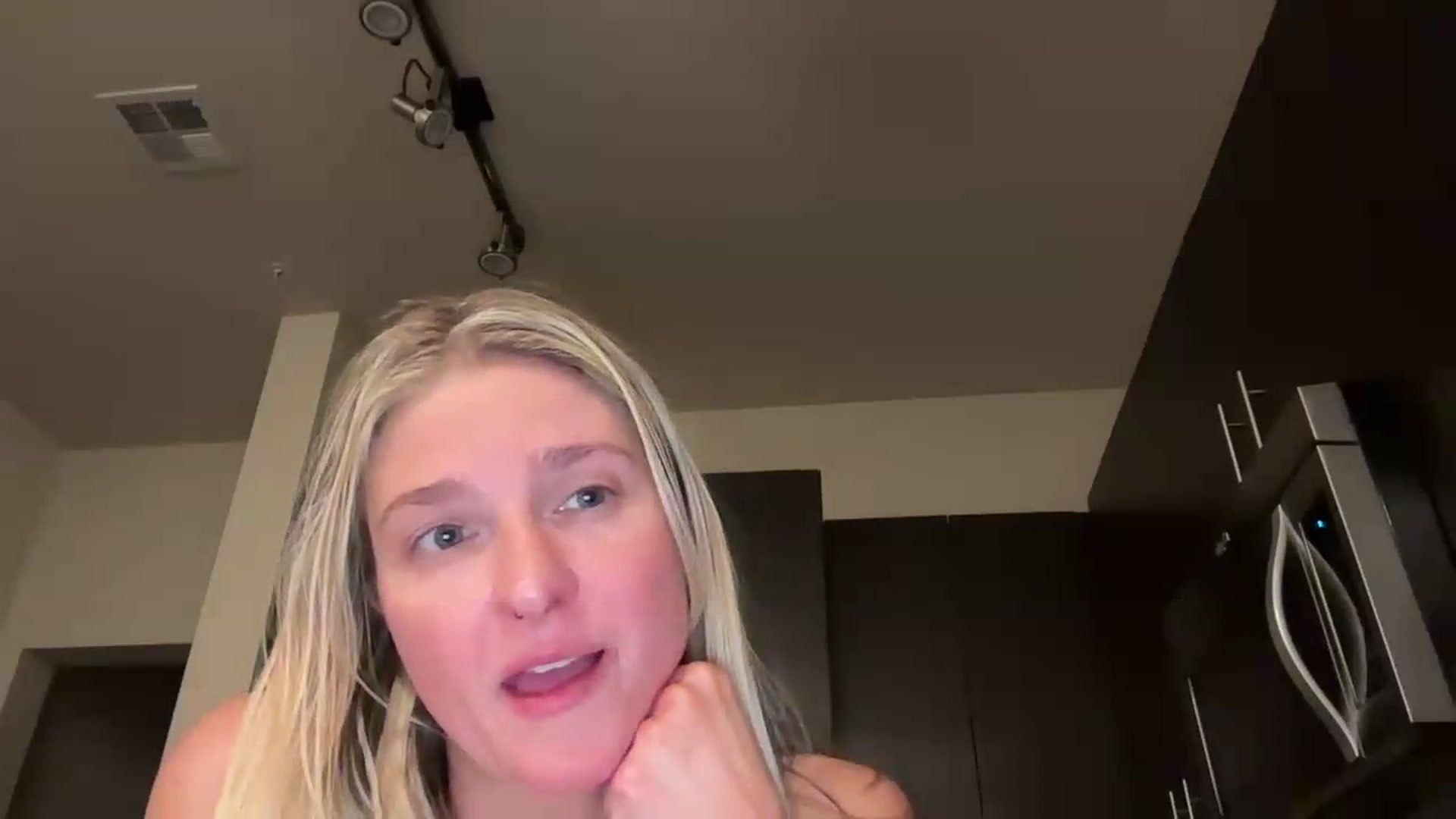 Gallery image thumbnail from Partygirl1's myfreecams stream on, 05/30/2026, 11:58 image 17 of 20