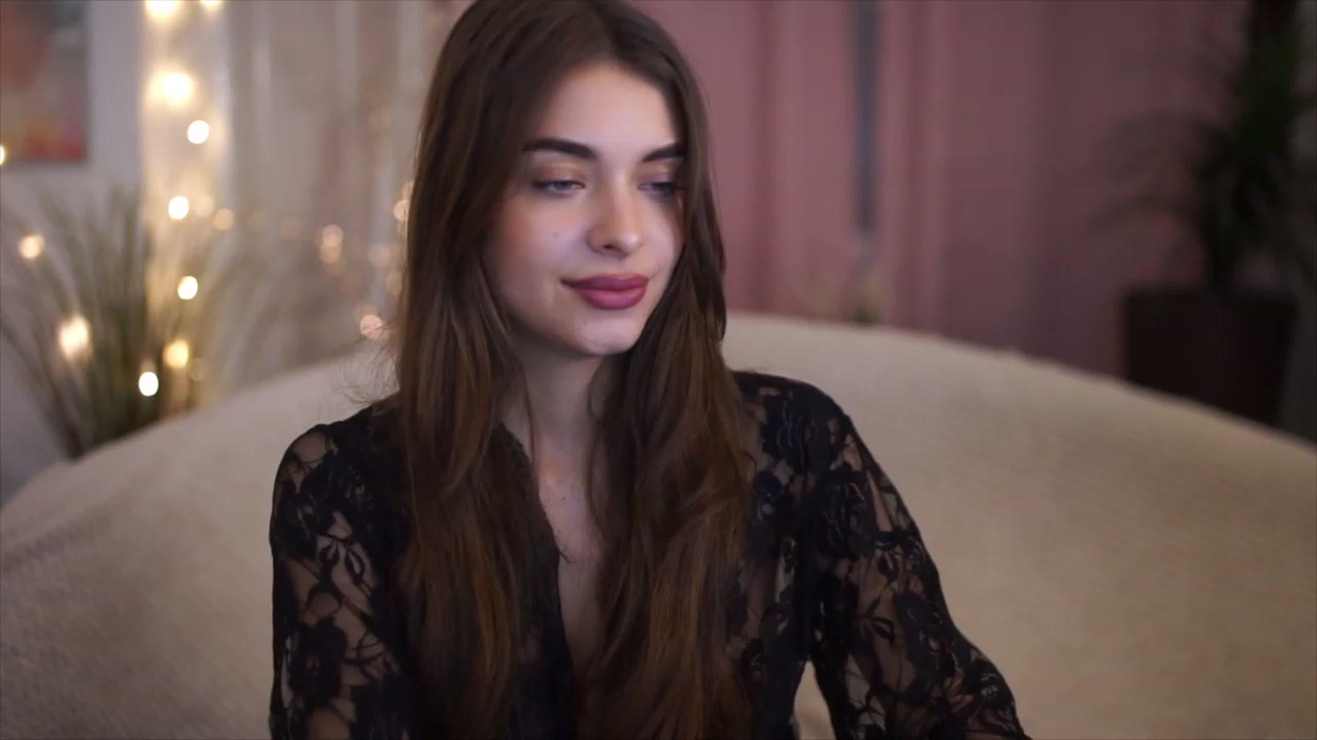 Gallery image thumbnail from Patrascanu333's myfreecams stream on, 11/20/2022, 17:20 image 10 of 20