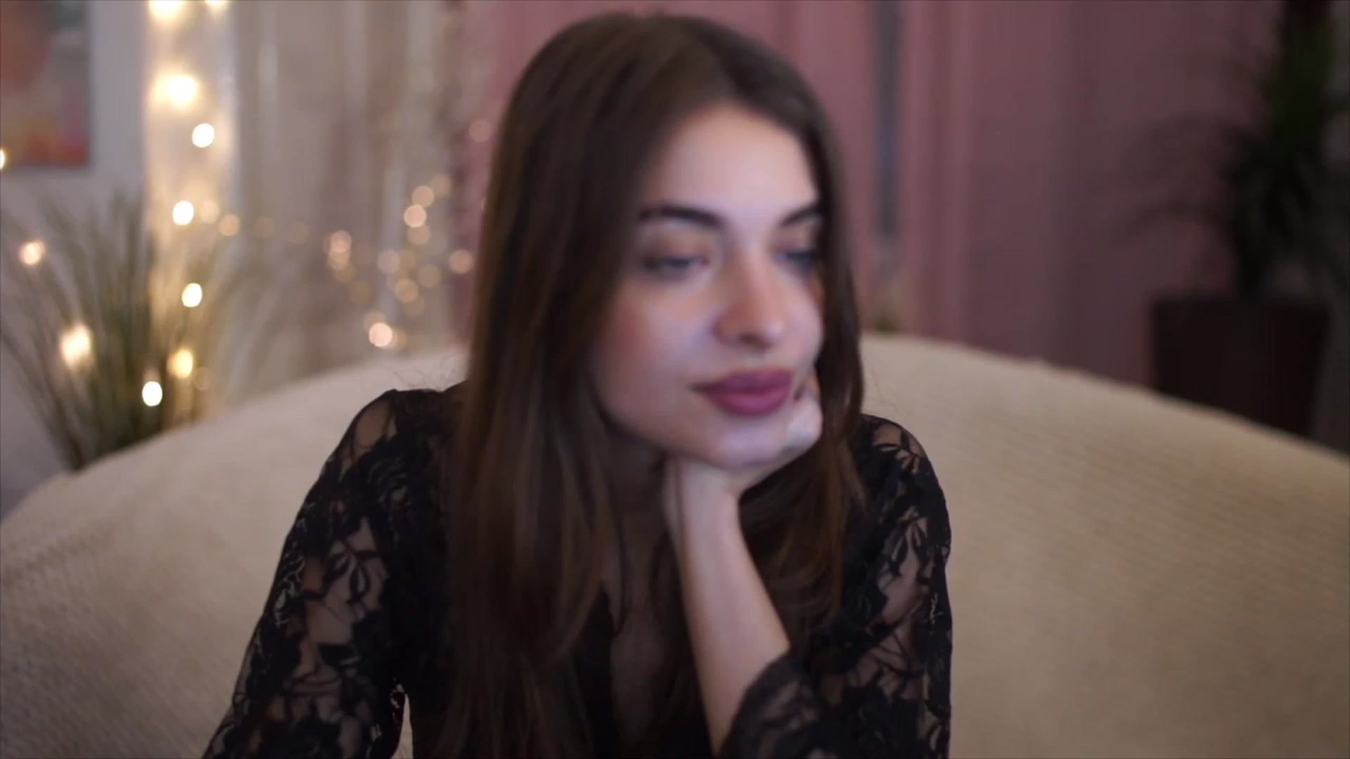 Gallery image thumbnail from Patrascanu333's myfreecams stream on, 11/20/2022, 17:20 image 4 of 20