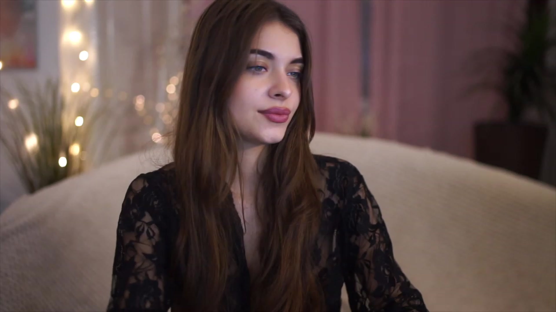 Gallery image thumbnail from Patrascanu333's myfreecams stream on, 11/20/2022, 17:20 image 8 of 20