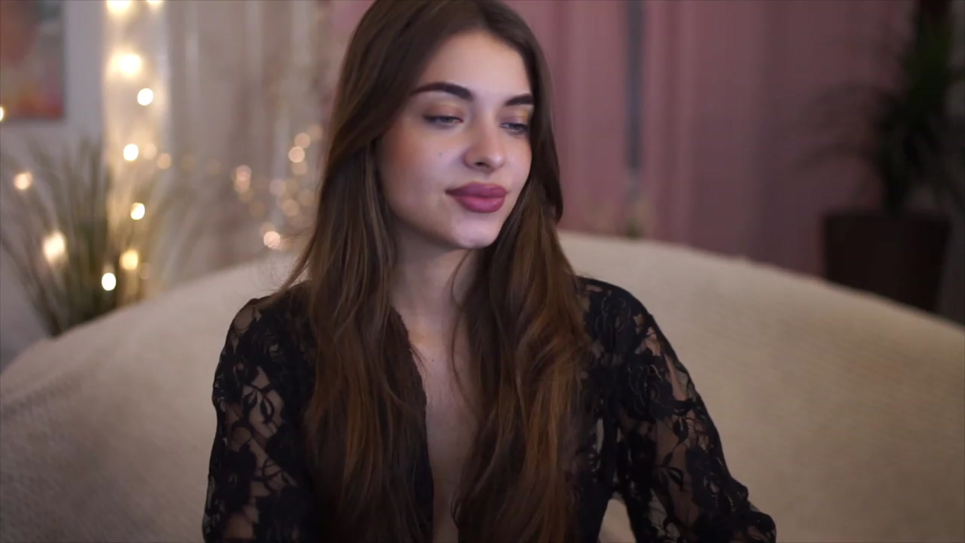 Gallery image thumbnail from Patrascanu333's myfreecams stream on, 11/20/2022, 17:20 image 12 of 20