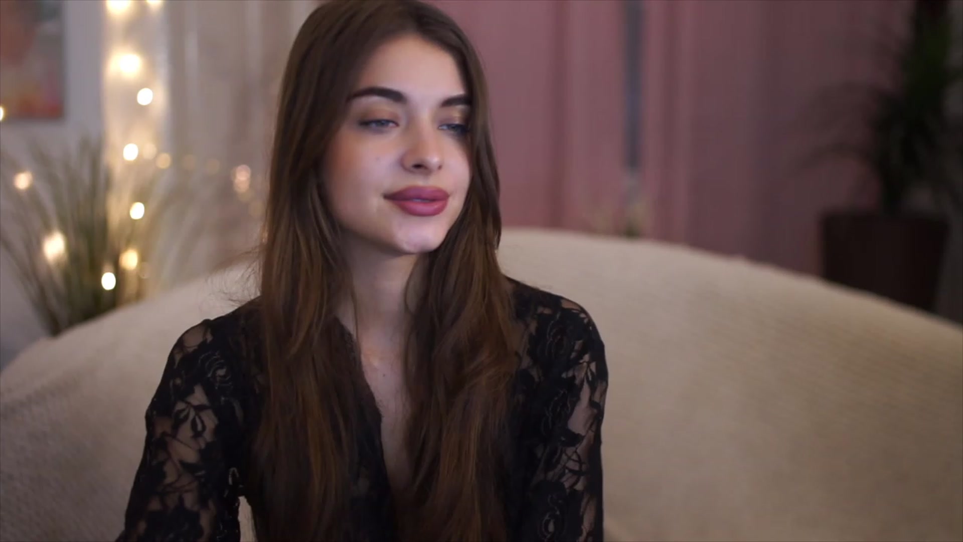 Gallery image thumbnail from Patrascanu333's myfreecams stream on, 11/20/2022, 17:20 image 9 of 20