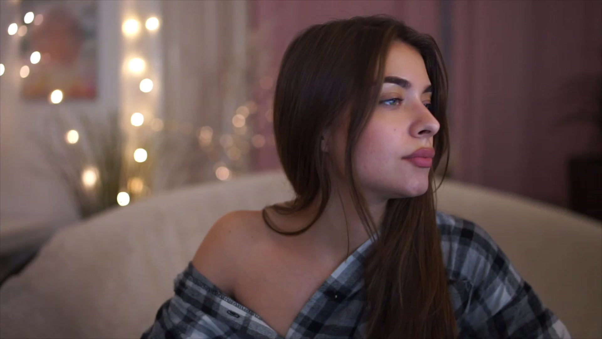 Gallery image thumbnail from Patrascanu333's myfreecams stream on, 11/21/2022, 17:40 image 3 of 20