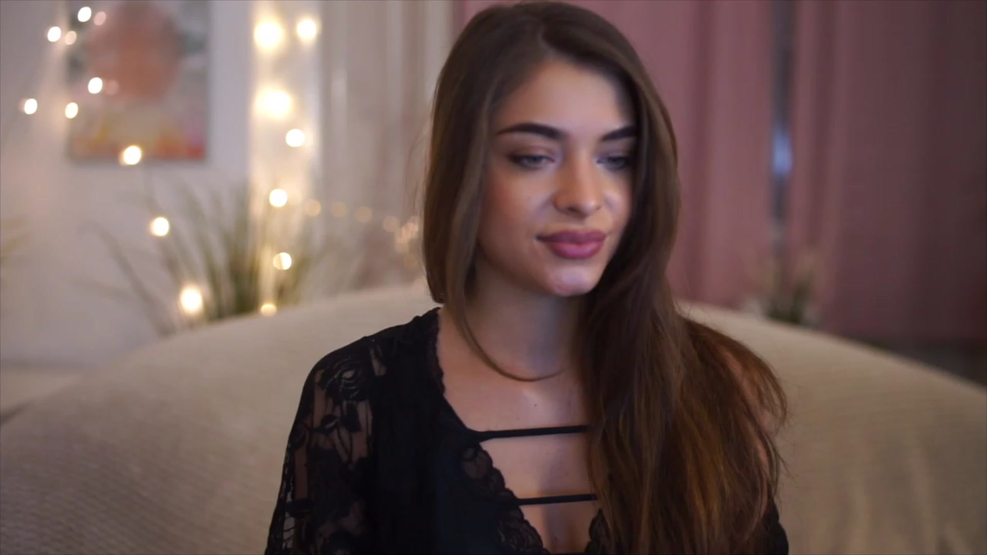 Gallery image thumbnail from Patrascanu333's myfreecams stream on, 11/29/2022, 16:36 image 2 of 20