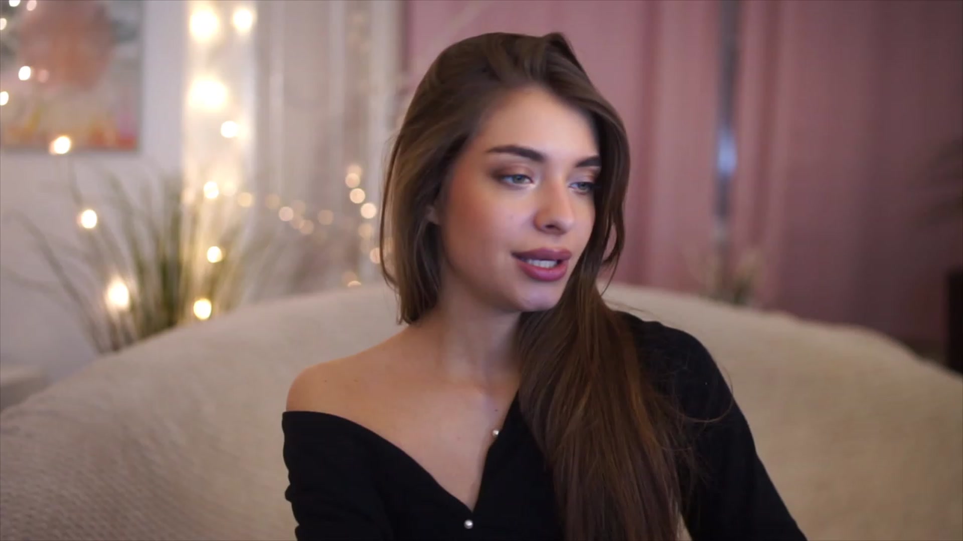 Gallery image thumbnail from Patrascanu333's myfreecams stream on, 12/01/2022, 16:44 image 17 of 20