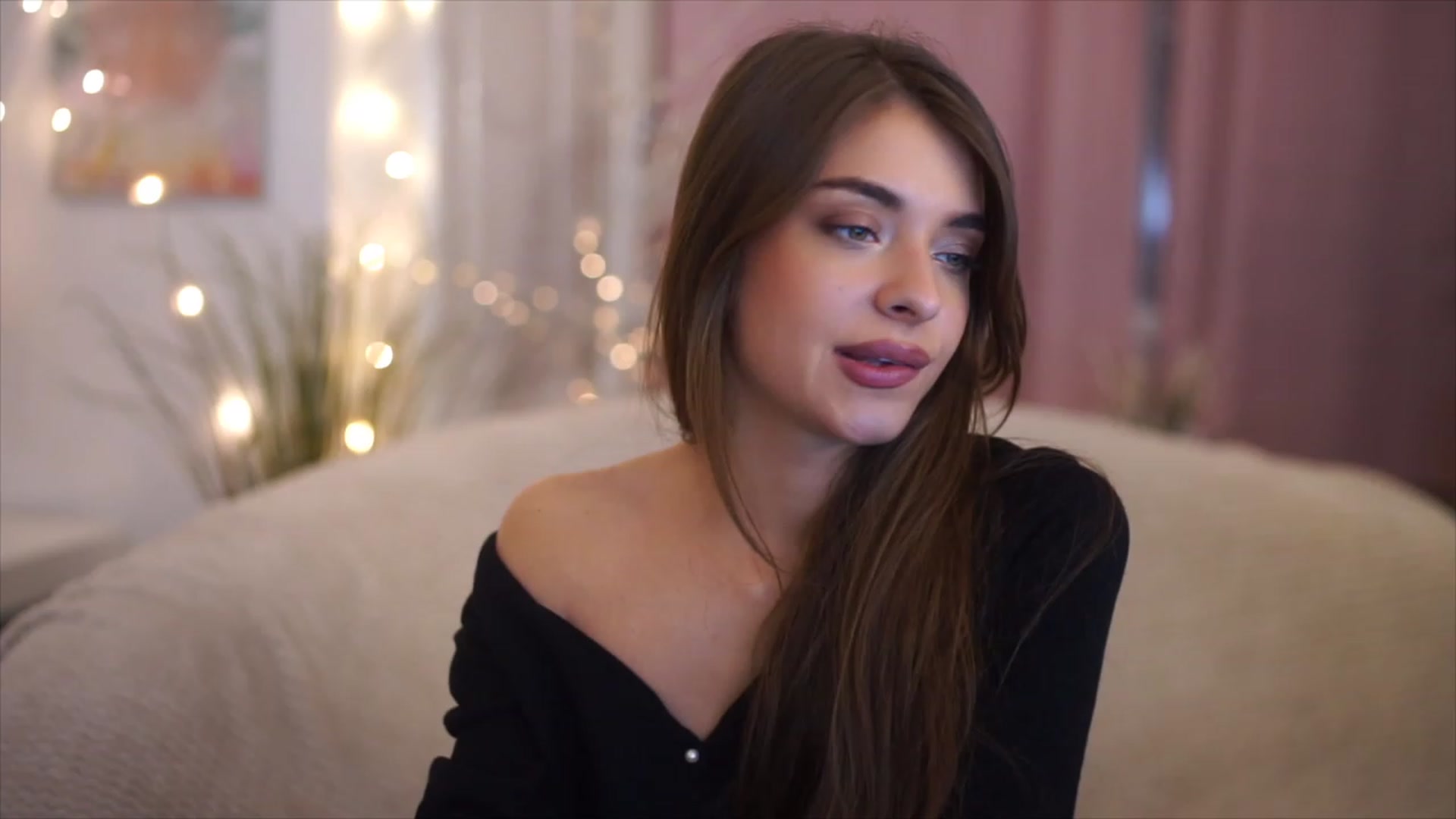 Gallery image thumbnail from Patrascanu333's myfreecams stream on, 12/01/2022, 16:44 image 8 of 20