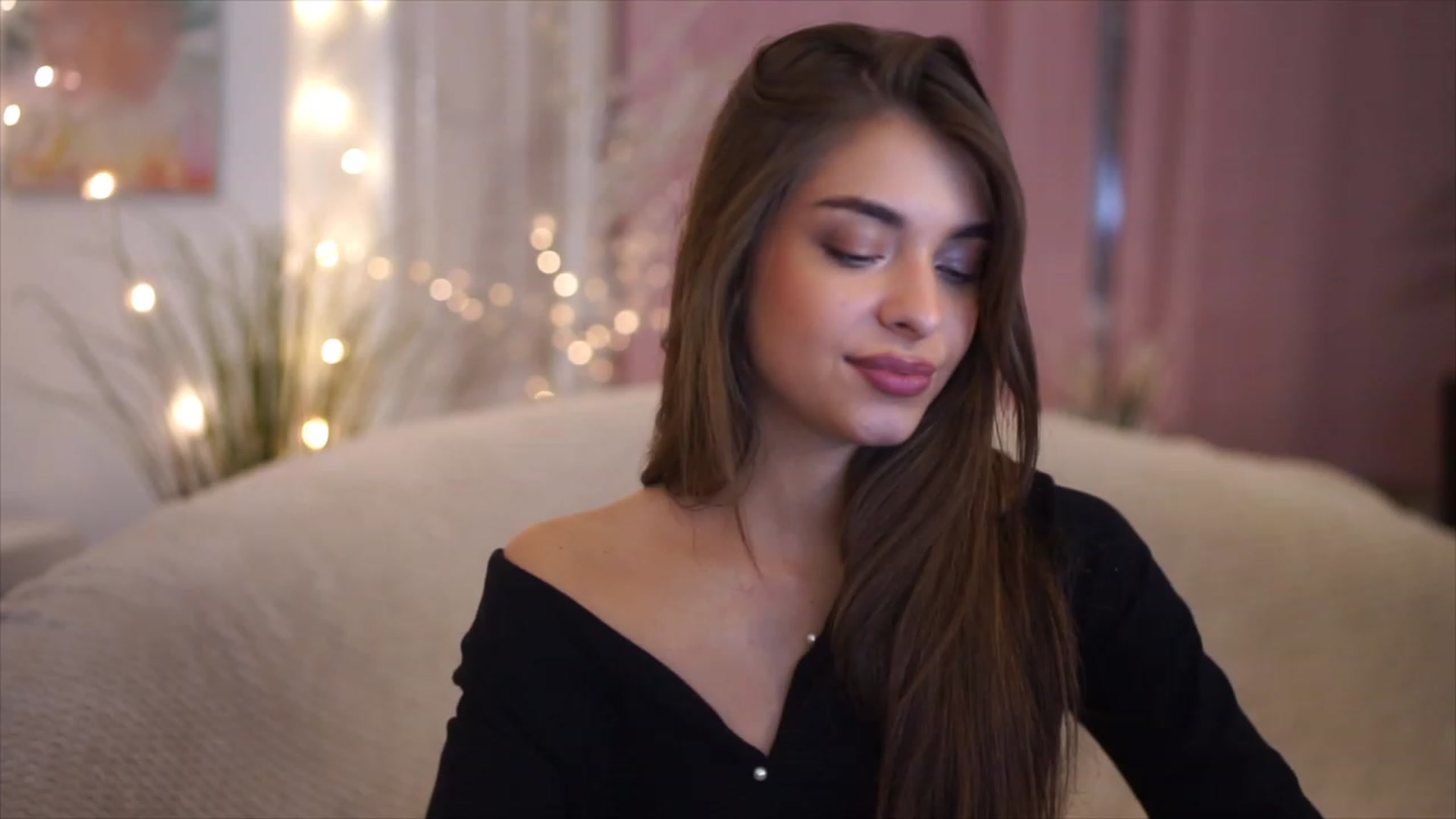Gallery image thumbnail from Patrascanu333's myfreecams stream on, 12/01/2022, 16:44 image 20 of 20