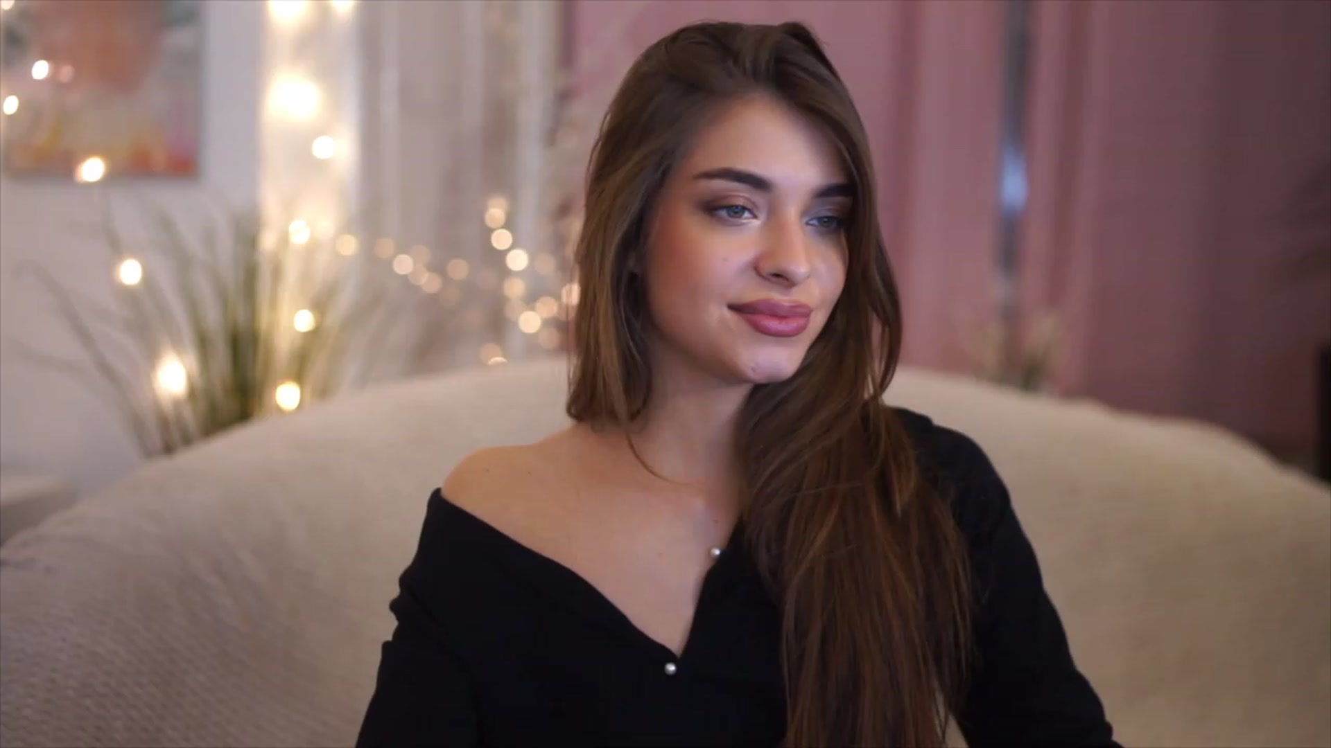 Gallery image thumbnail from Patrascanu333's myfreecams stream on, 12/01/2022, 16:44 image 19 of 20