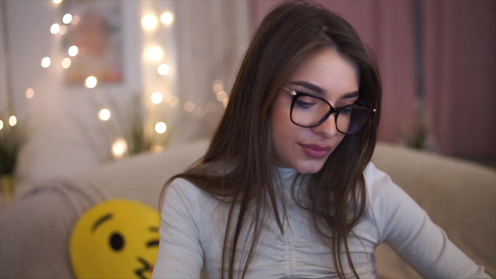 Gallery image thumbnail from Patrascanu333's myfreecams stream on, 12/02/2022, 17:17 image 19 of 20