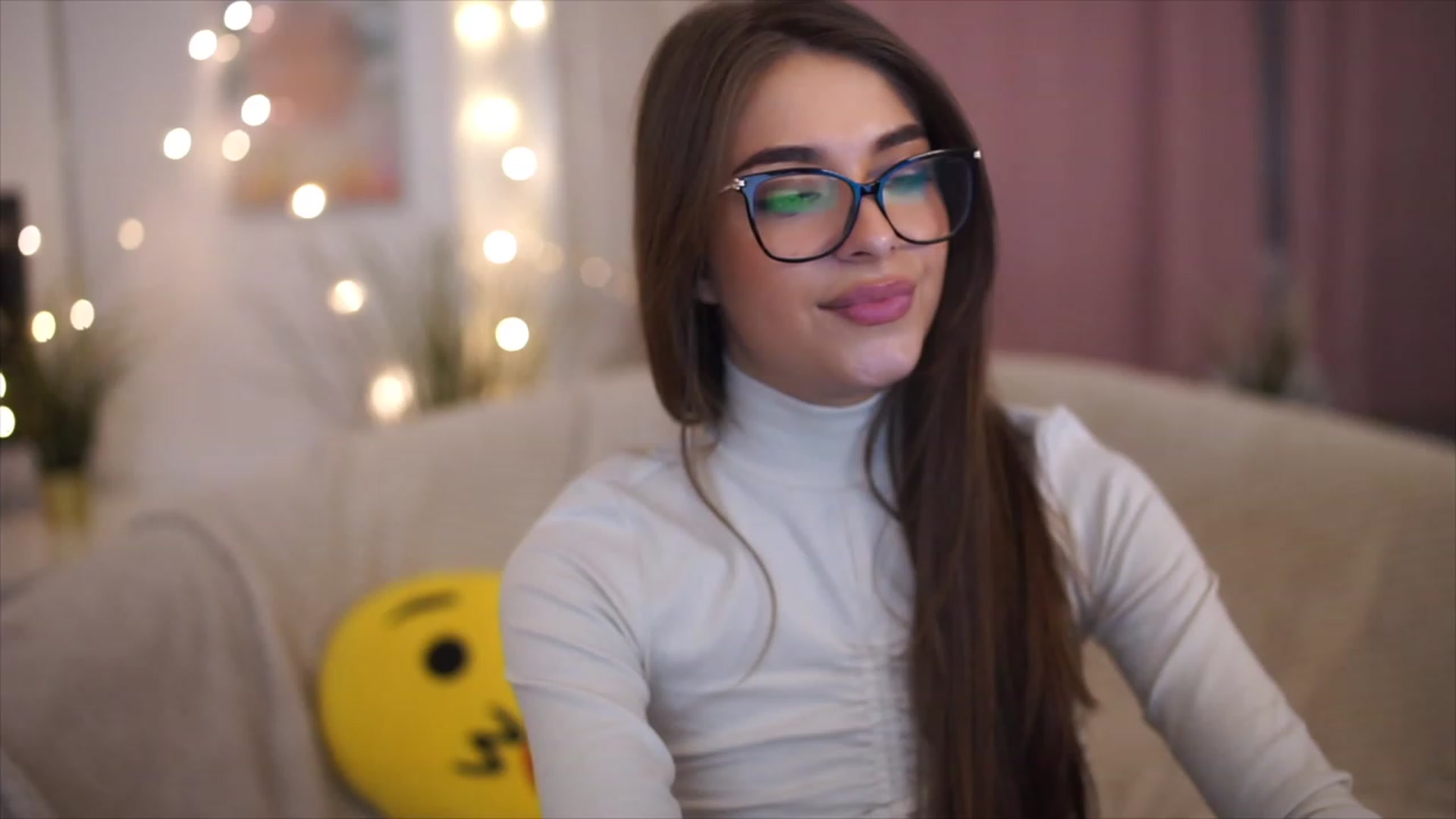 Gallery image thumbnail from Patrascanu333's myfreecams stream on, 12/02/2022, 18:37 image 7 of 20
