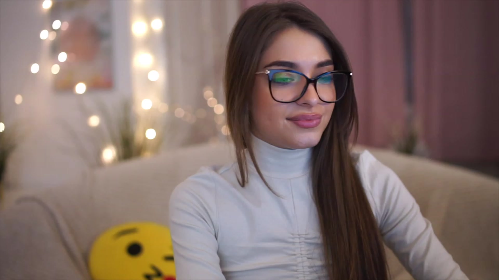 Gallery image thumbnail from Patrascanu333's myfreecams stream on, 12/02/2022, 18:37 image 14 of 20