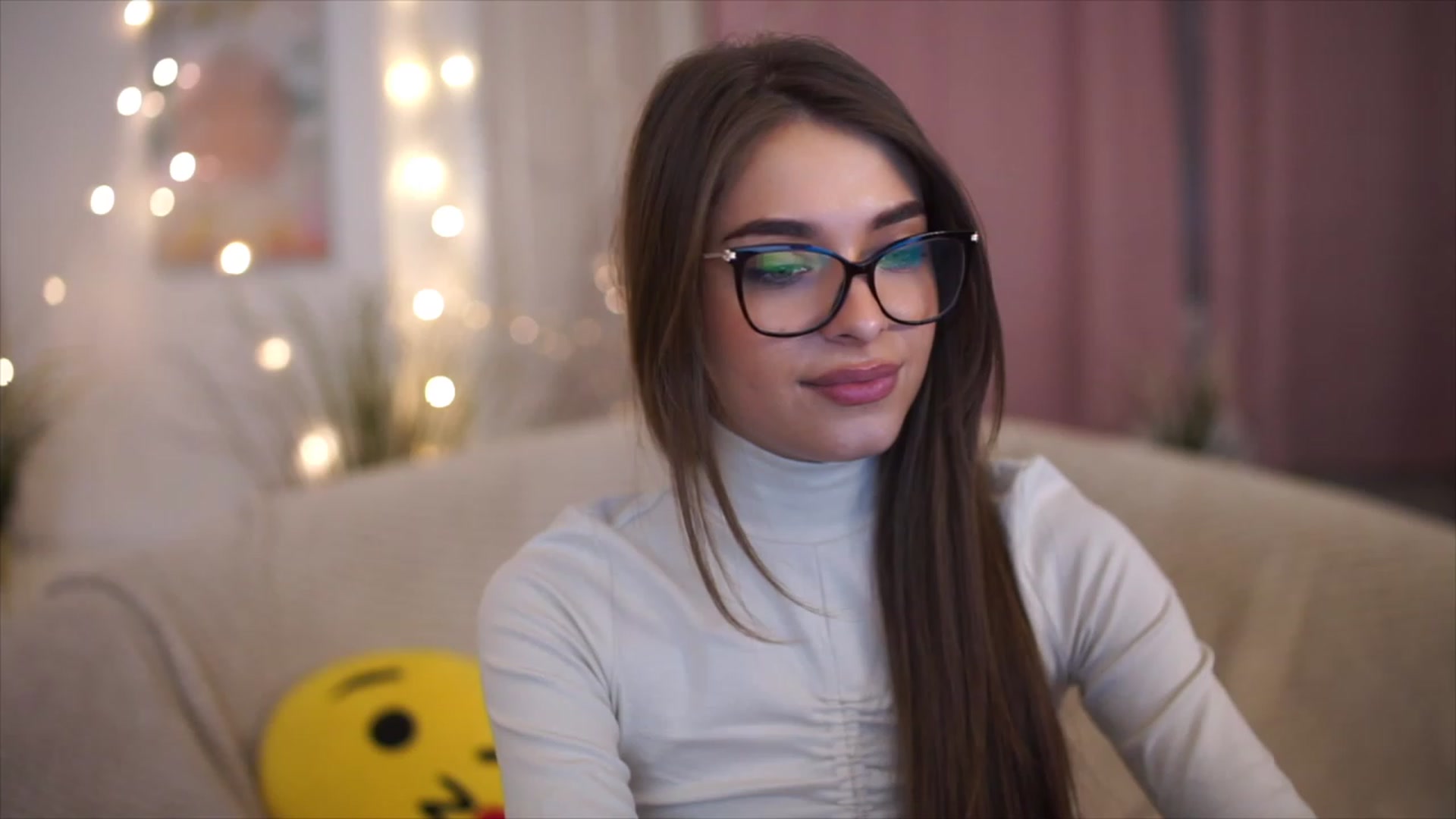 Gallery image thumbnail from Patrascanu333's myfreecams stream on, 12/02/2022, 18:37 image 17 of 20