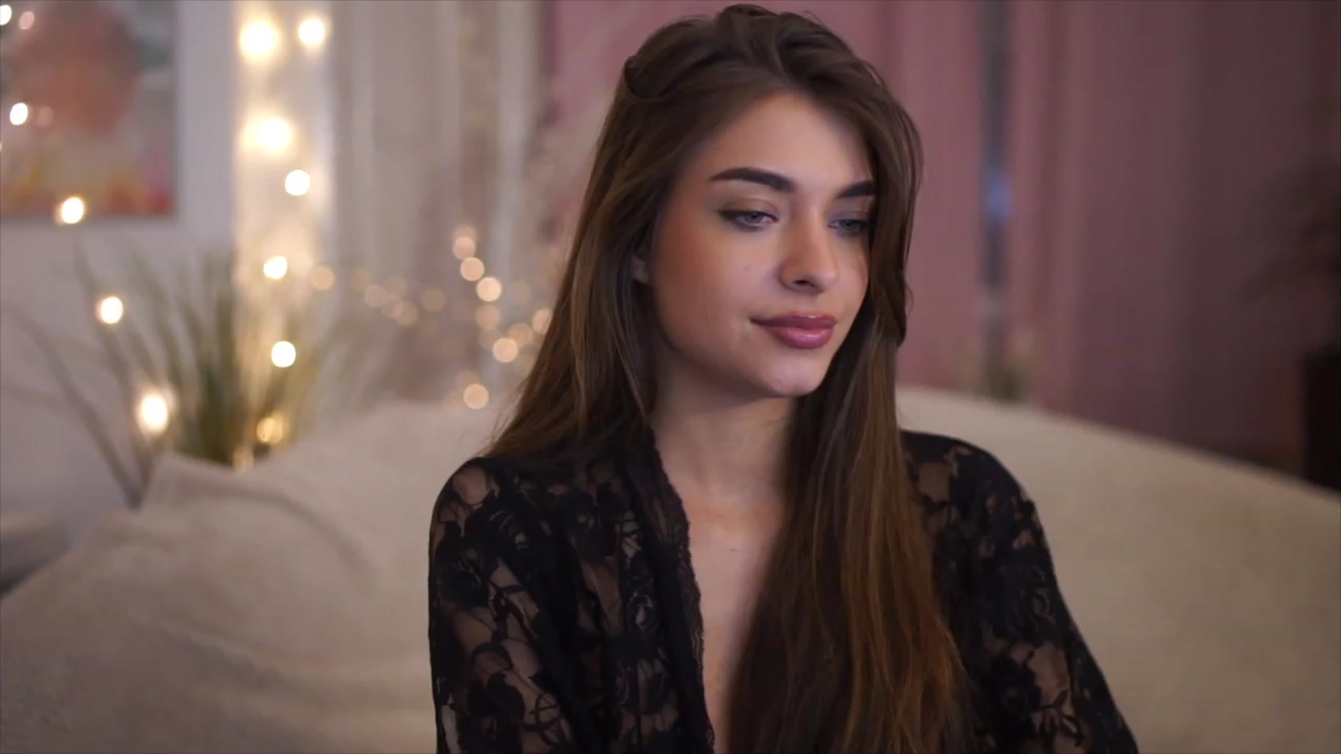 Gallery image thumbnail from Patrascanu333's myfreecams stream on, 12/03/2022, 16:56 image 13 of 20