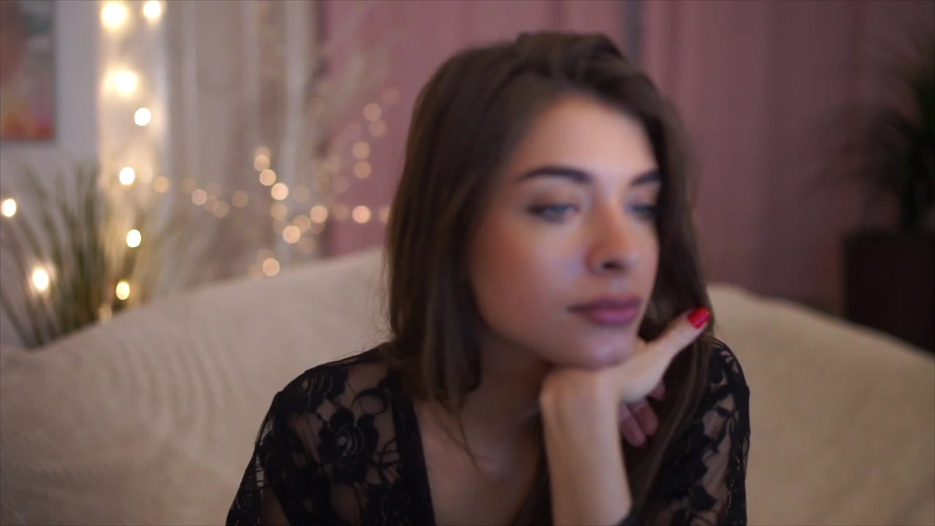 Gallery image thumbnail from Patrascanu333's myfreecams stream on, 12/03/2022, 18:17 image 18 of 20