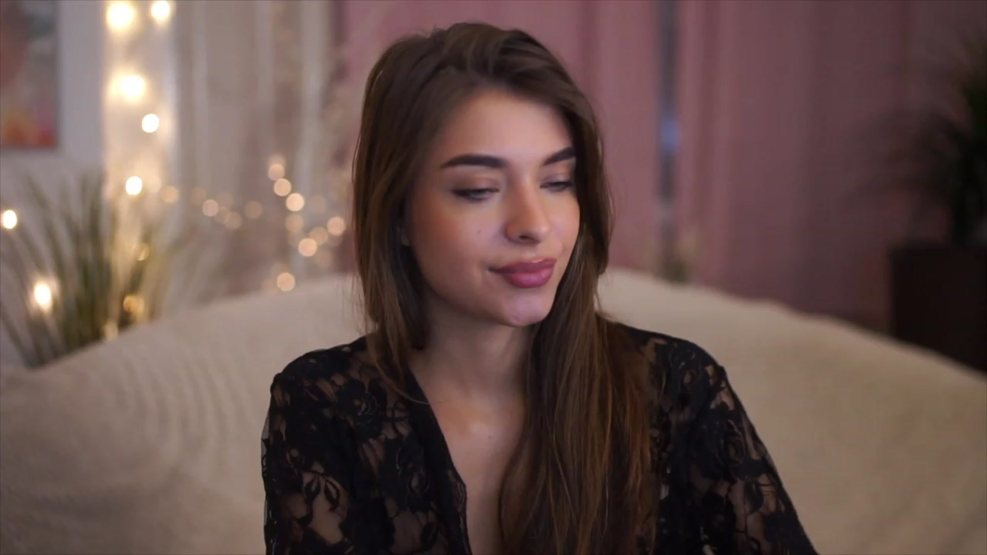 Gallery image thumbnail from Patrascanu333's myfreecams stream on, 12/03/2022, 18:17 image 10 of 20