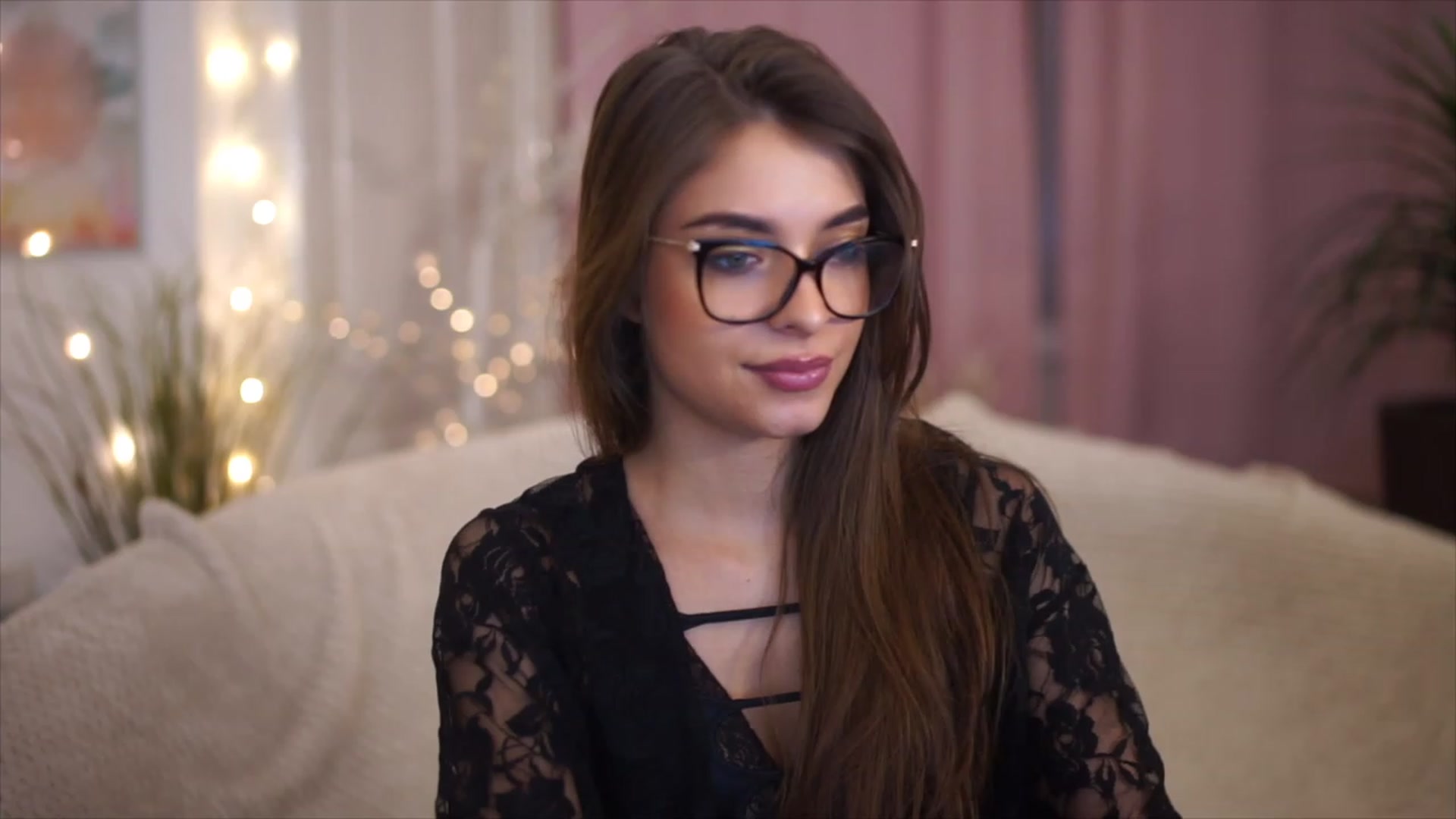 Gallery image thumbnail from Patrascanu333's myfreecams stream on, 12/05/2022, 16:19 image 14 of 20