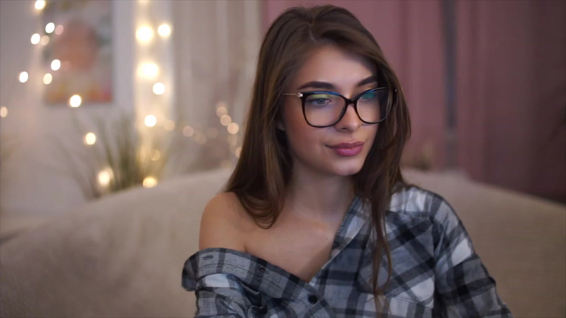 Gallery image thumbnail from Patrascanu333's myfreecams stream on, 12/06/2022, 18:02 image 11 of 20