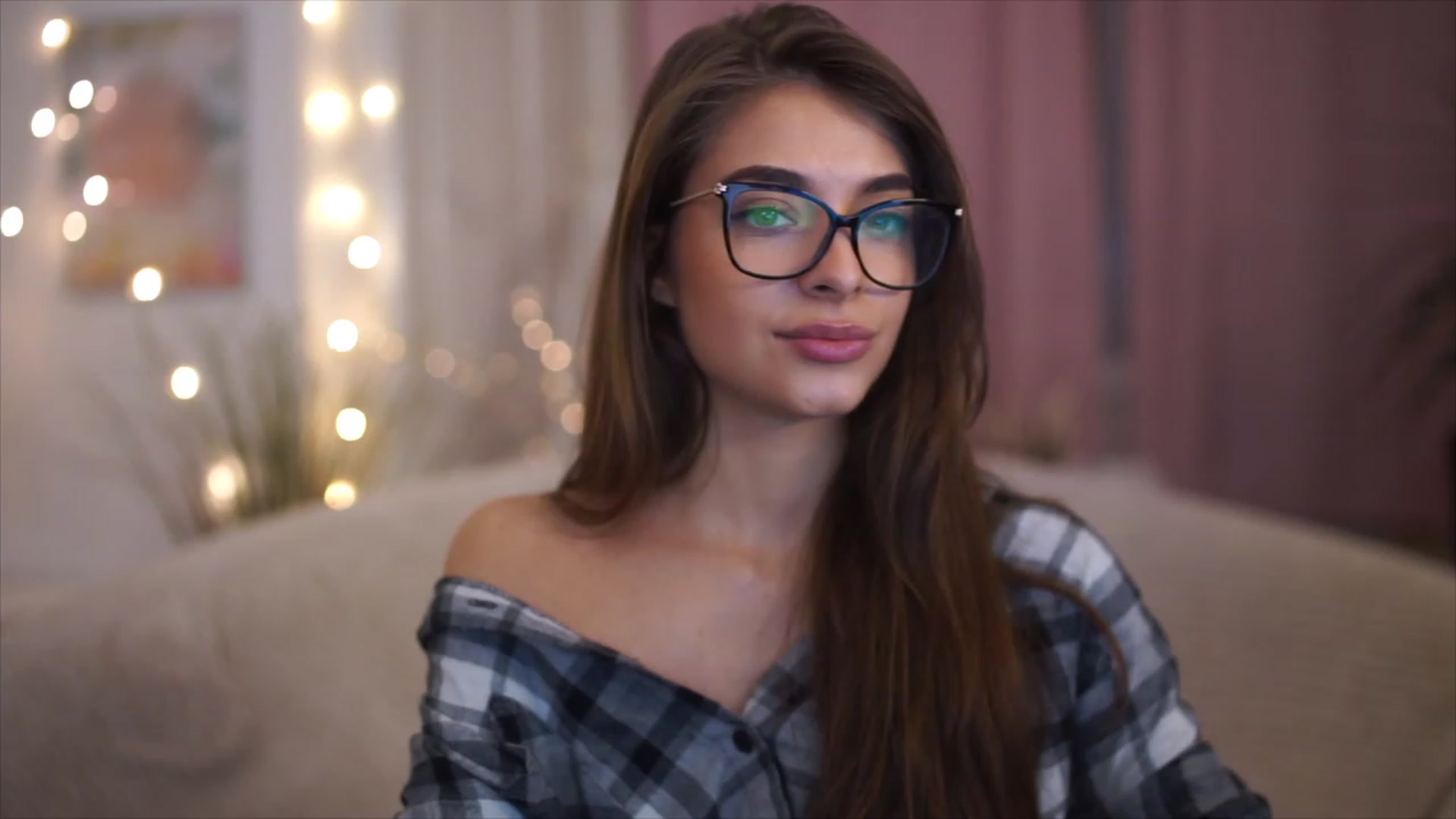 Gallery image thumbnail from Patrascanu333's myfreecams stream on, 12/06/2022, 18:02 image 1 of 20
