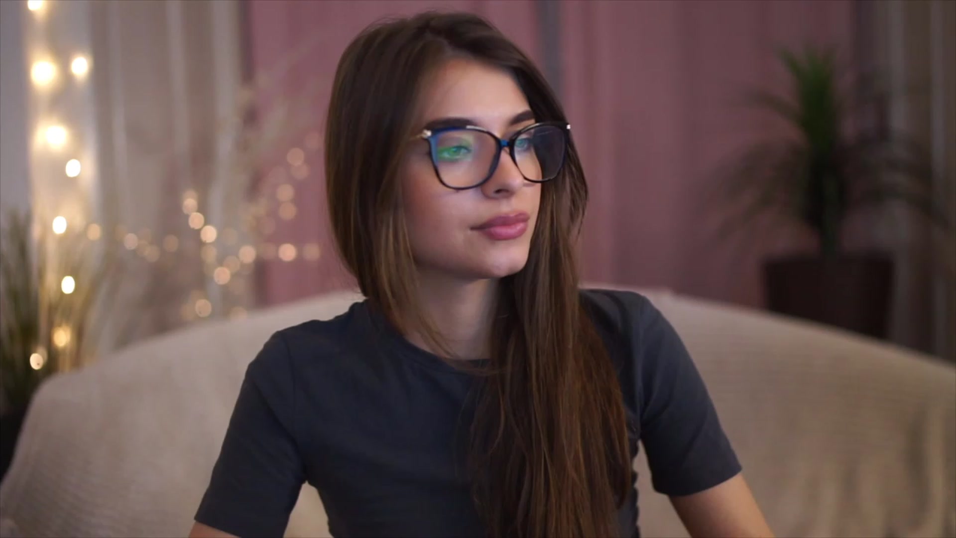 Gallery image thumbnail from Patrascanu333's myfreecams stream on, 12/07/2022, 18:11 image 7 of 20
