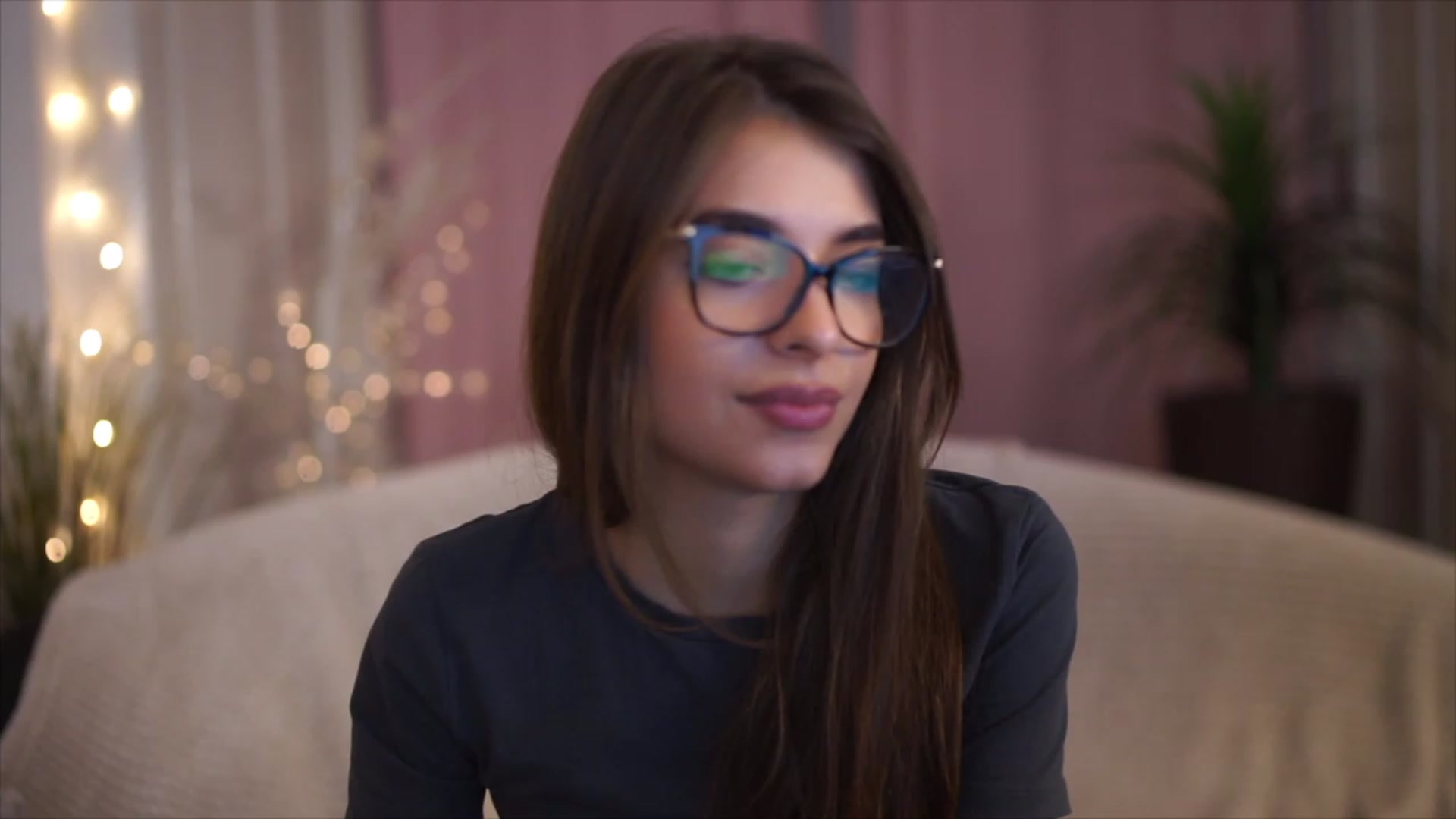 Gallery image thumbnail from Patrascanu333's myfreecams stream on, 12/07/2022, 18:11 image 11 of 20