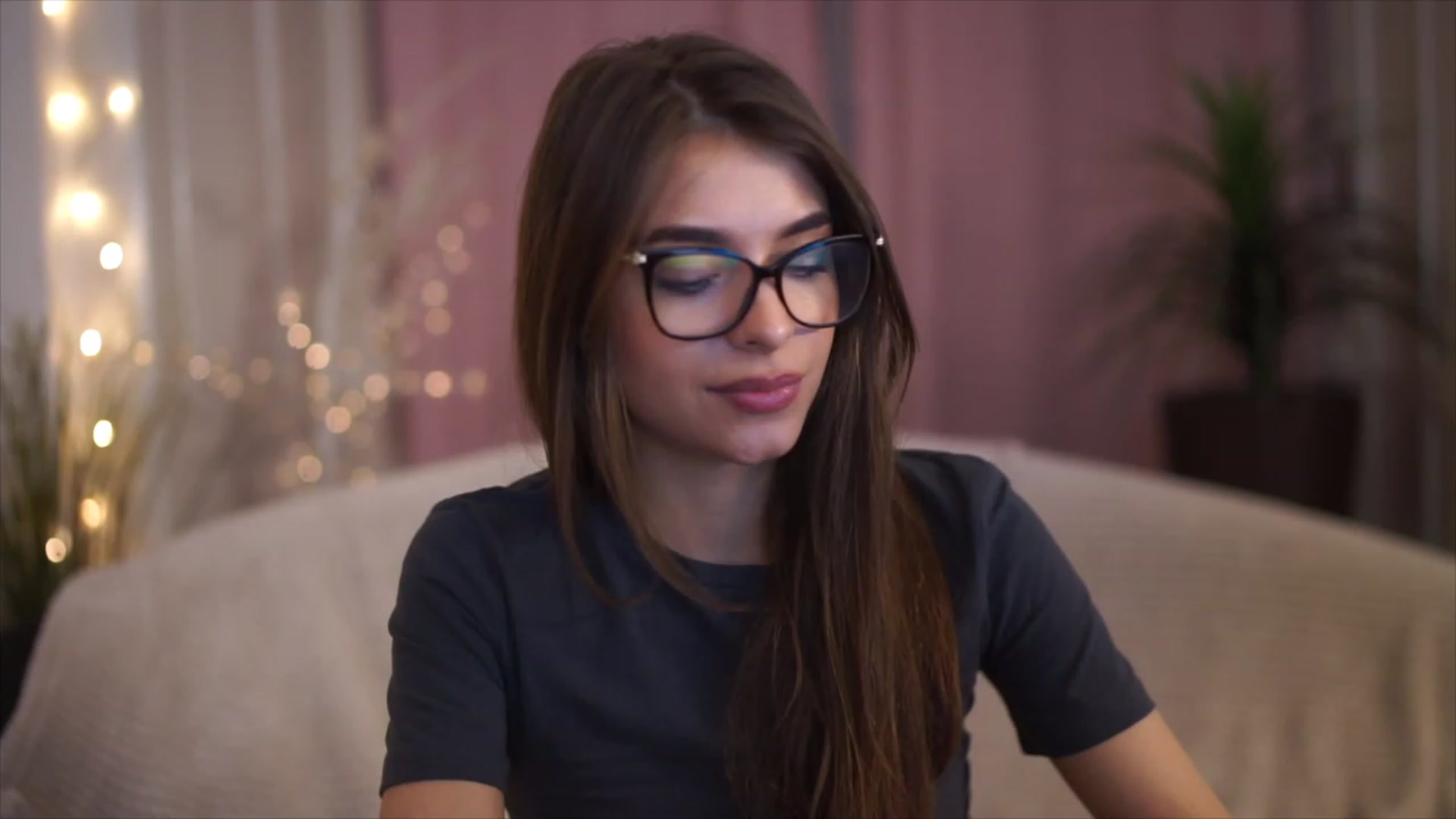 Gallery image thumbnail from Patrascanu333's myfreecams stream on, 12/07/2022, 18:11 image 10 of 20