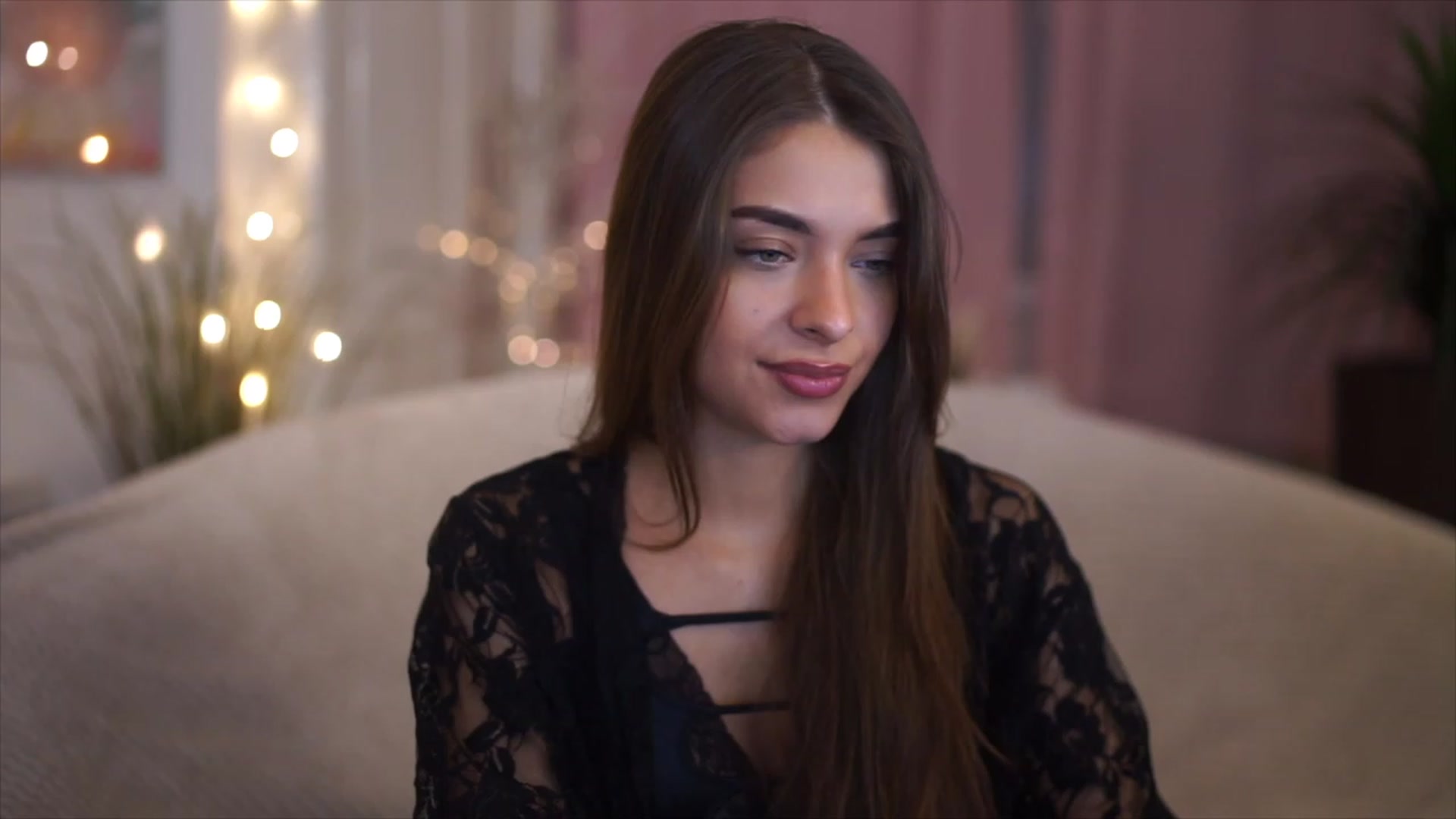 Gallery image thumbnail from Patrascanu333's myfreecams stream on, 12/09/2022, 17:19 image 15 of 20