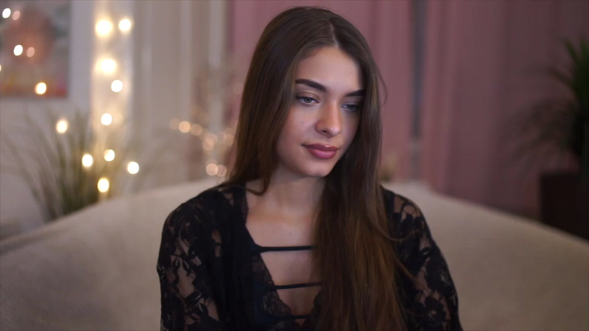 Gallery image thumbnail from Patrascanu333's myfreecams stream on, 12/09/2022, 17:19 image 18 of 20