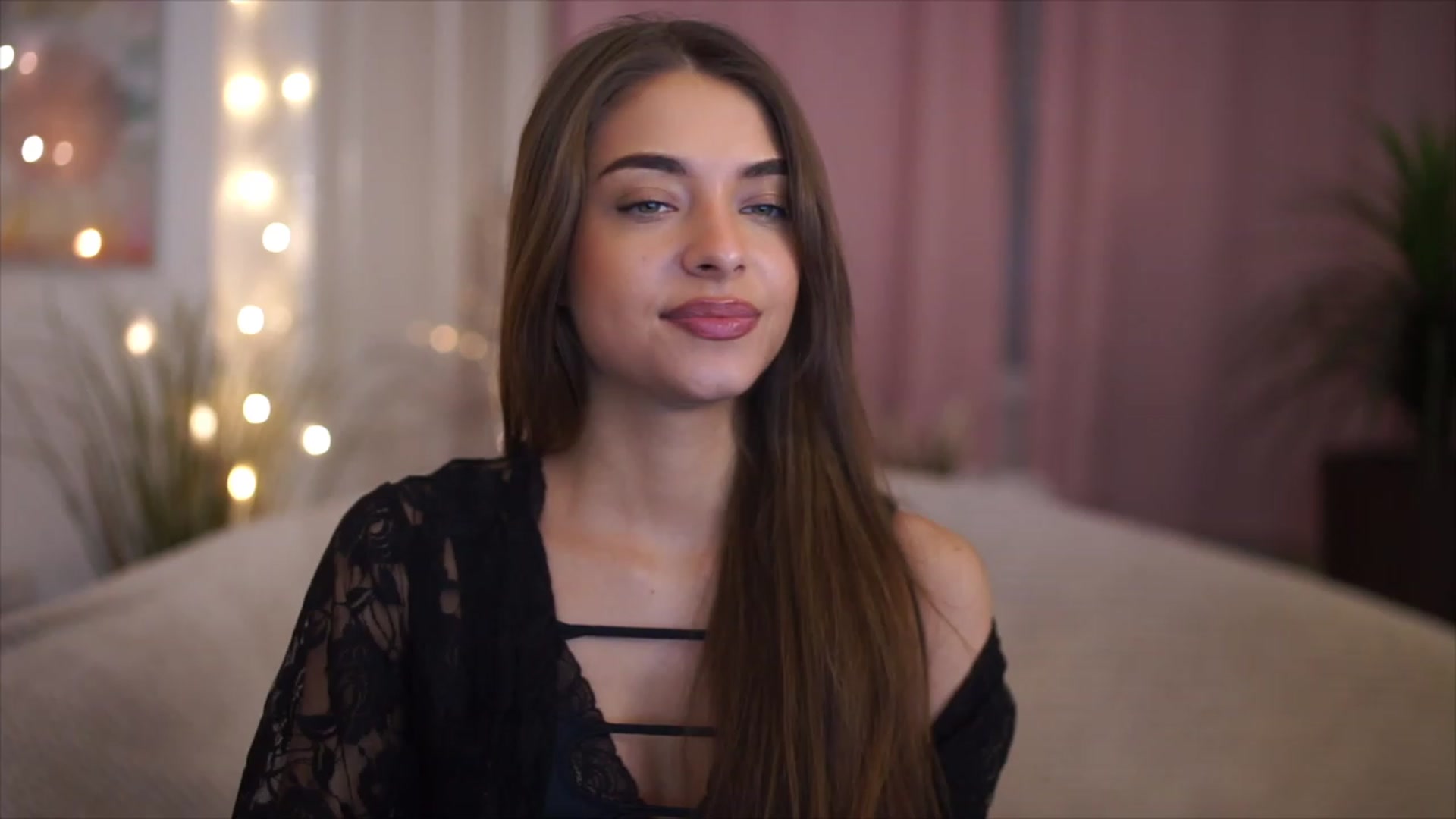 Gallery image thumbnail from Patrascanu333's myfreecams stream on, 12/09/2022, 17:19 image 6 of 20