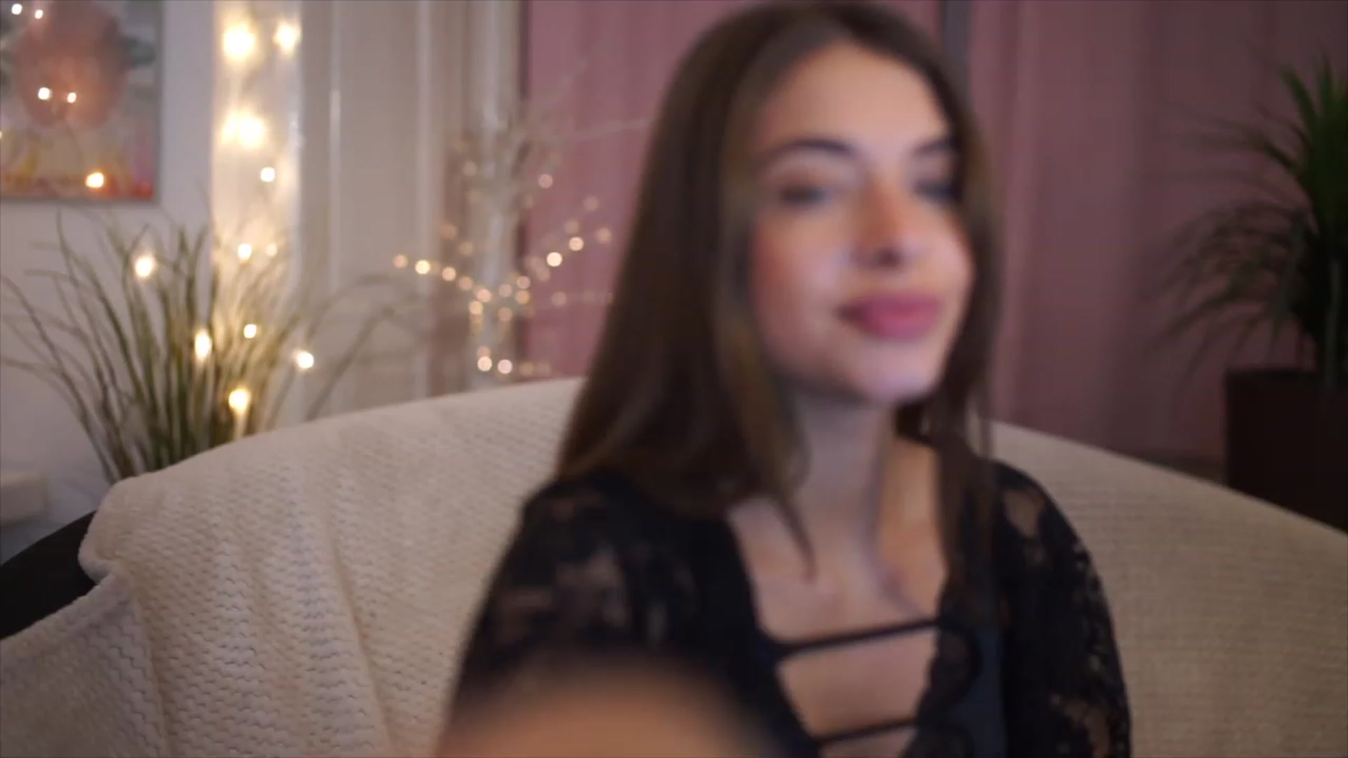Gallery image thumbnail from Patrascanu333's myfreecams stream on, 12/09/2022, 18:28 image 17 of 20