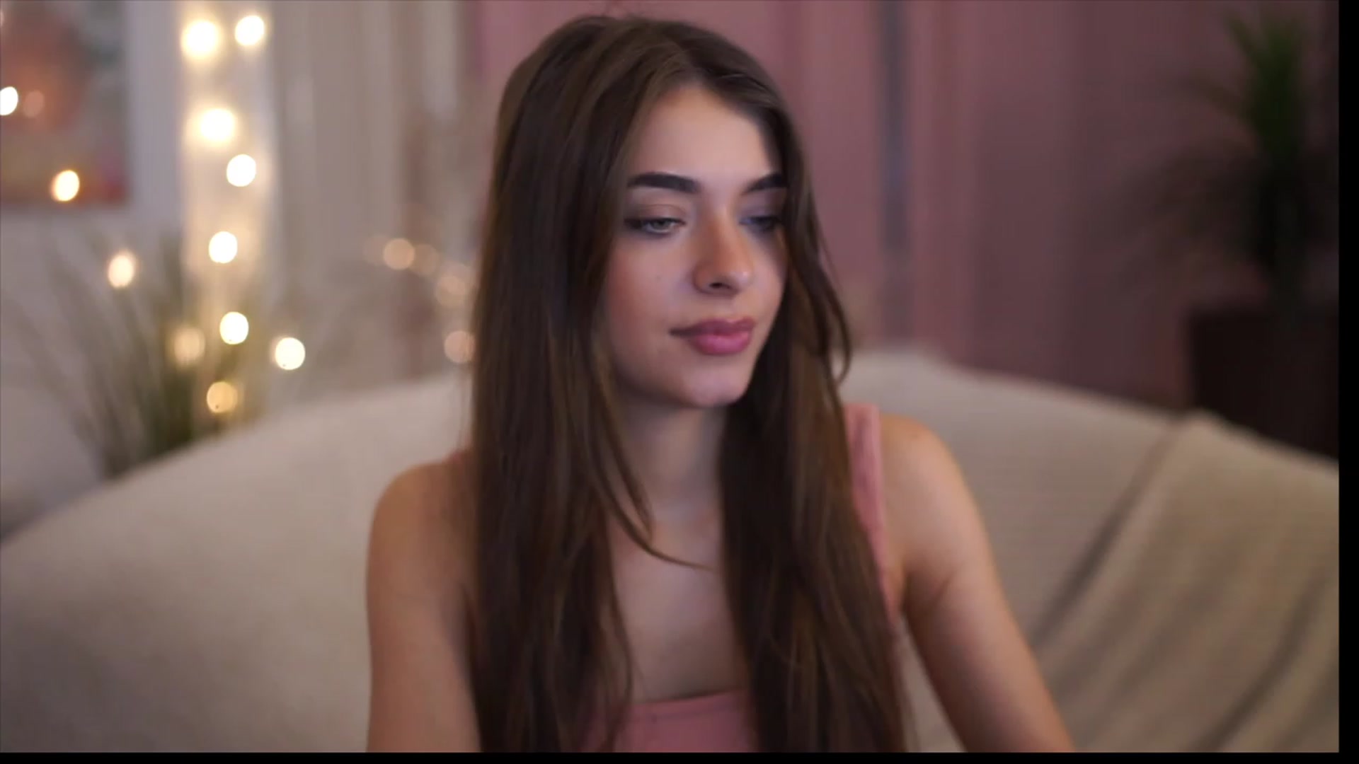 Gallery image thumbnail from Patrascanu333's myfreecams stream on, 12/10/2022, 12:57 image 5 of 20