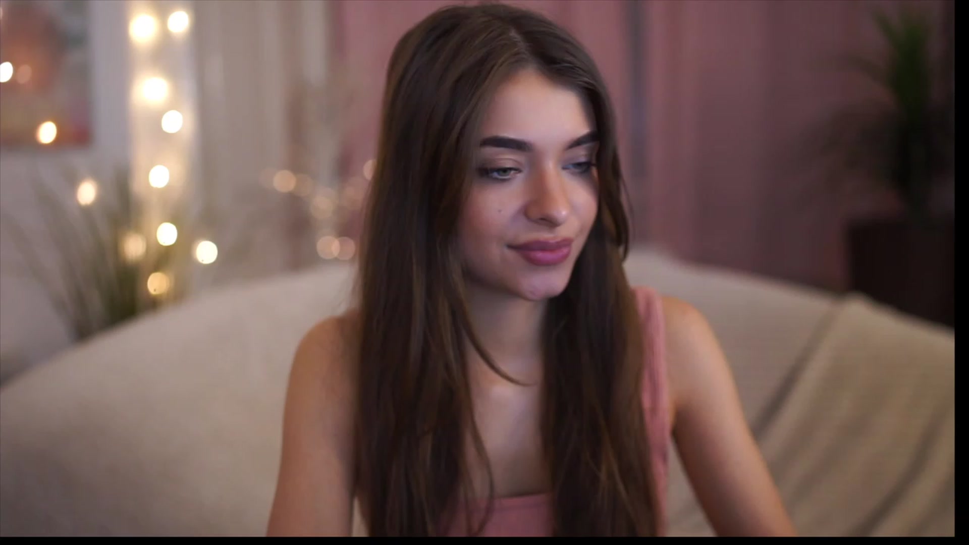 Gallery image thumbnail from Patrascanu333's myfreecams stream on, 12/10/2022, 12:57 image 9 of 20