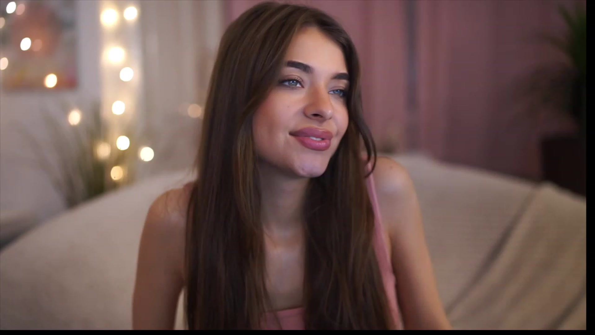 Gallery image thumbnail from Patrascanu333's myfreecams stream on, 12/10/2022, 12:57 image 19 of 20