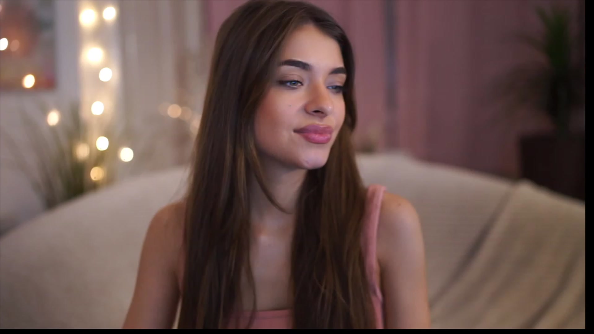 Gallery image thumbnail from Patrascanu333's myfreecams stream on, 12/10/2022, 12:57 image 10 of 20