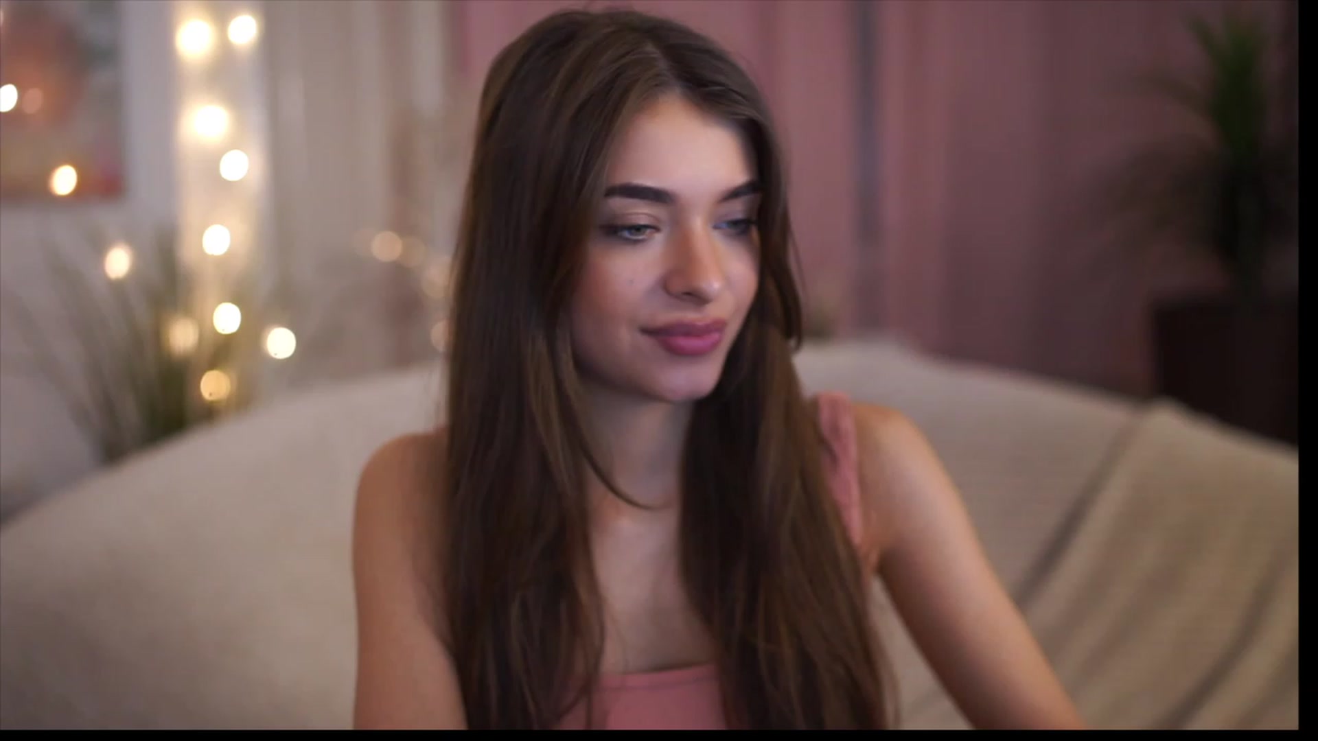 Gallery image thumbnail from Patrascanu333's myfreecams stream on, 12/10/2022, 12:57 image 2 of 20