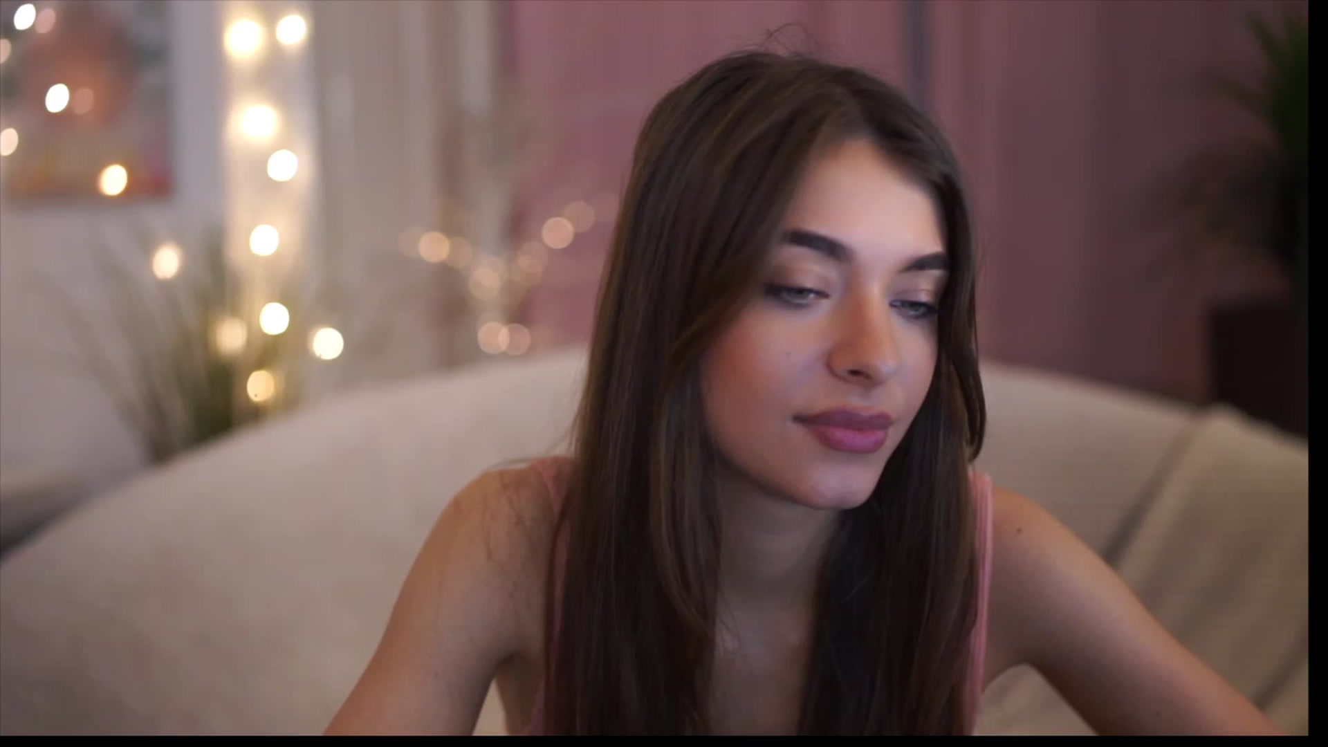 Gallery image thumbnail from Patrascanu333's myfreecams stream on, 12/10/2022, 12:57 image 20 of 20