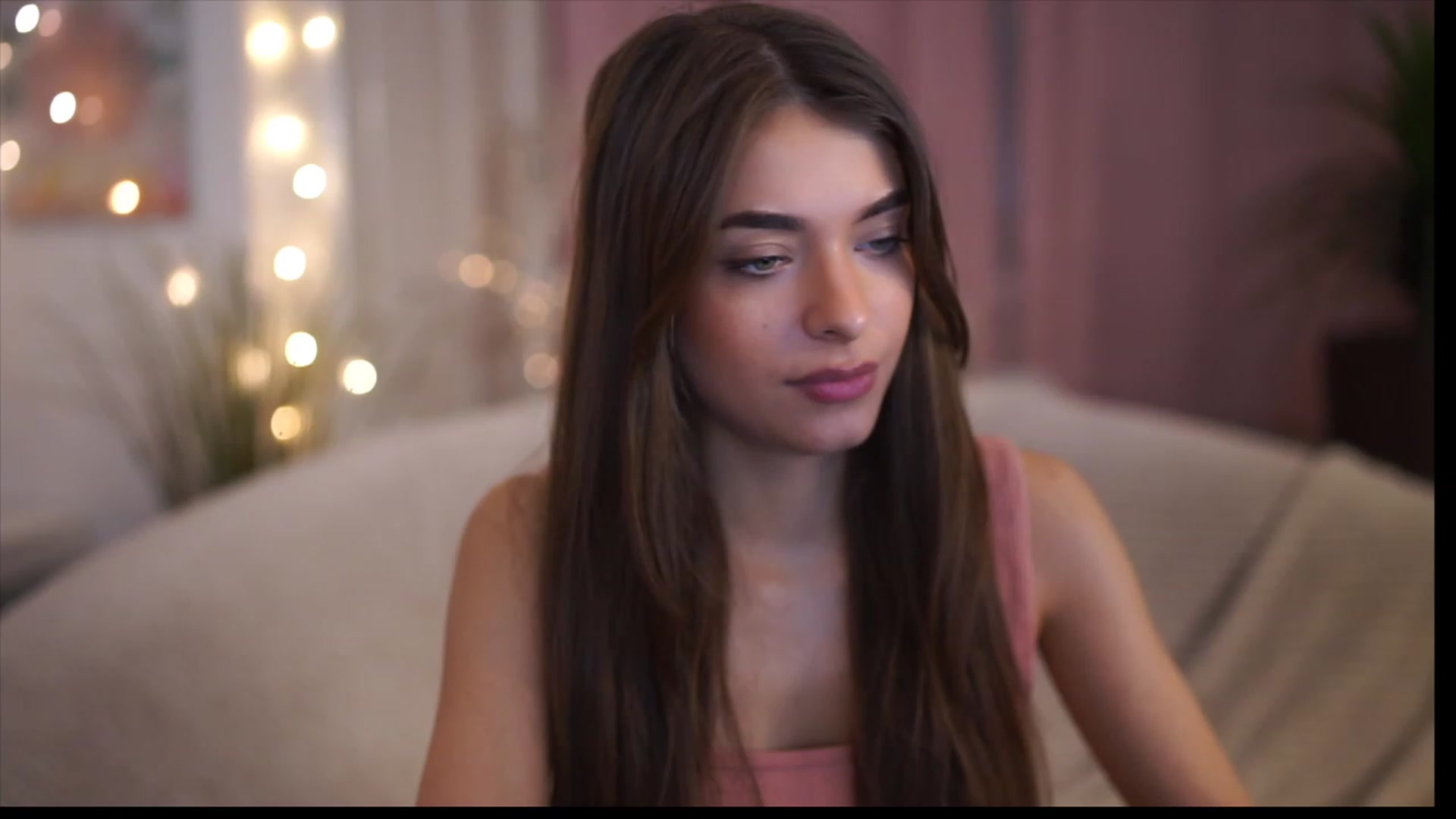 Gallery image thumbnail from Patrascanu333's myfreecams stream on, 12/10/2022, 12:57 image 18 of 20