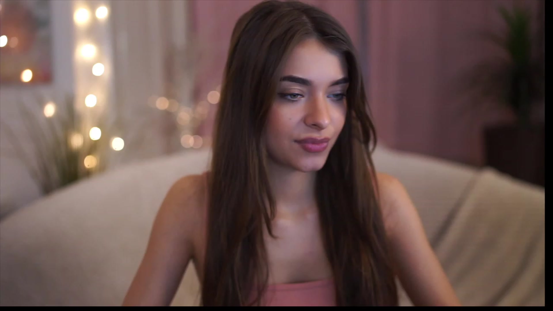 Gallery image thumbnail from Patrascanu333's myfreecams stream on, 12/10/2022, 12:57 image 3 of 20