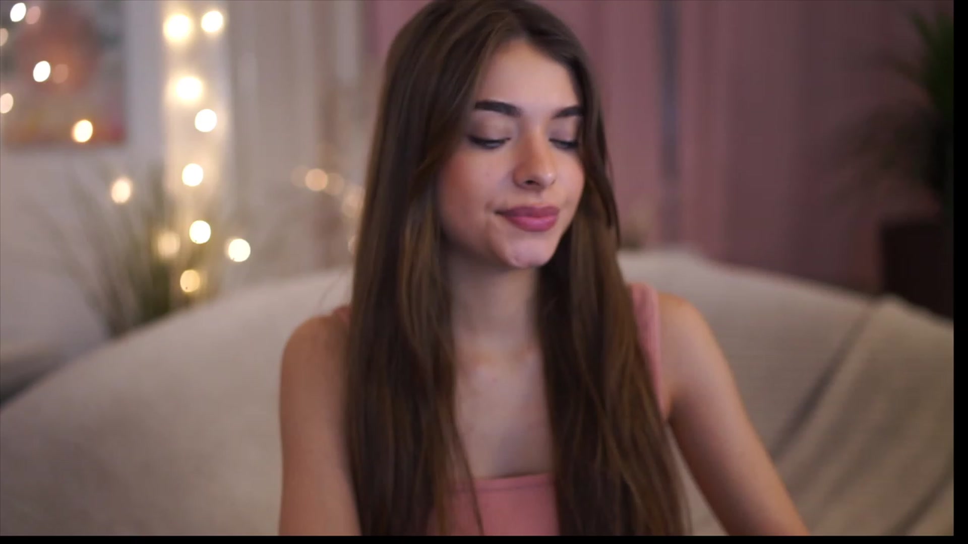 Gallery image thumbnail from Patrascanu333's myfreecams stream on, 12/10/2022, 12:57 image 16 of 20