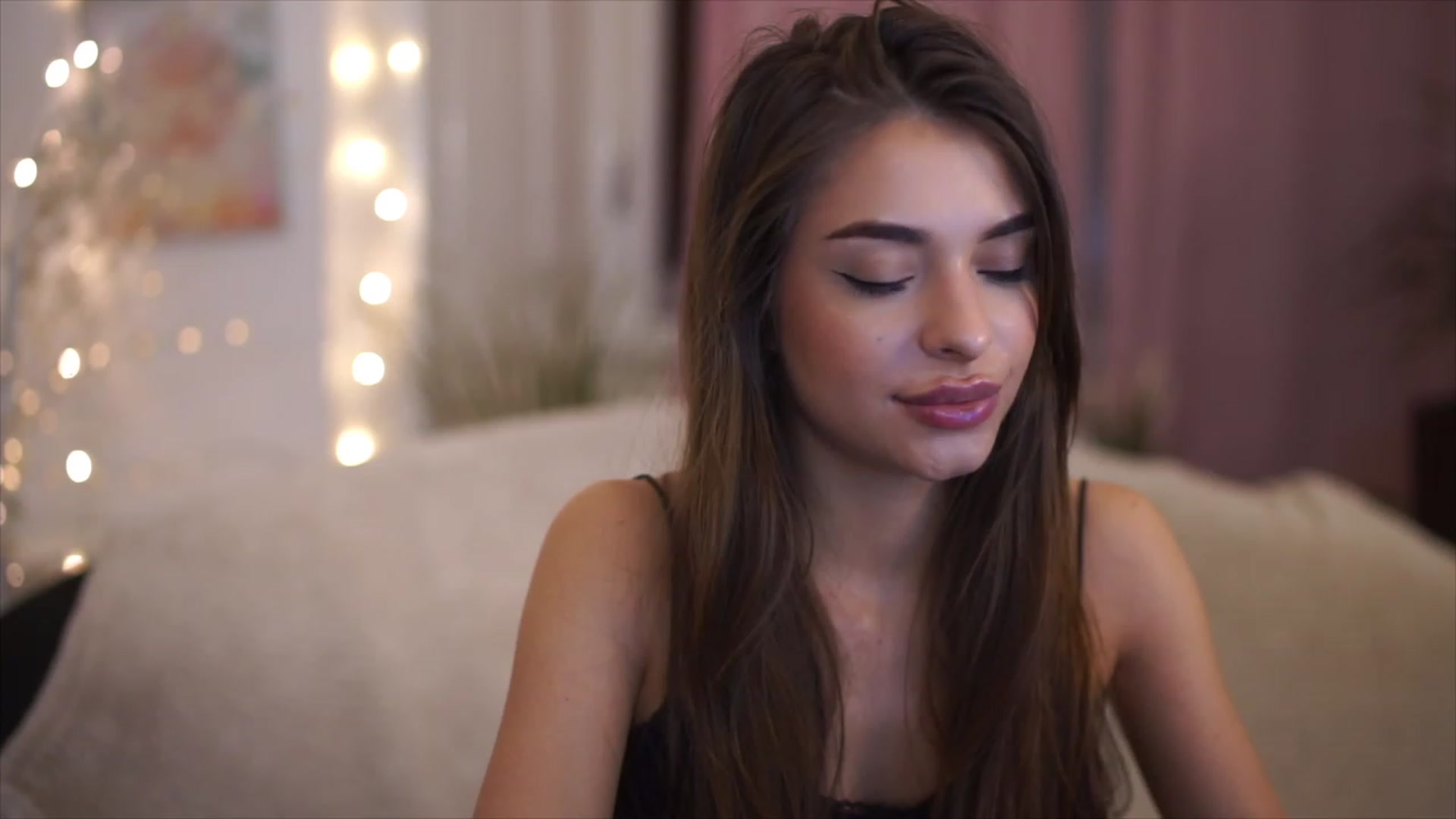 Gallery image thumbnail from Patrascanu333's myfreecams stream on, 12/27/2022, 16:56 image 16 of 20