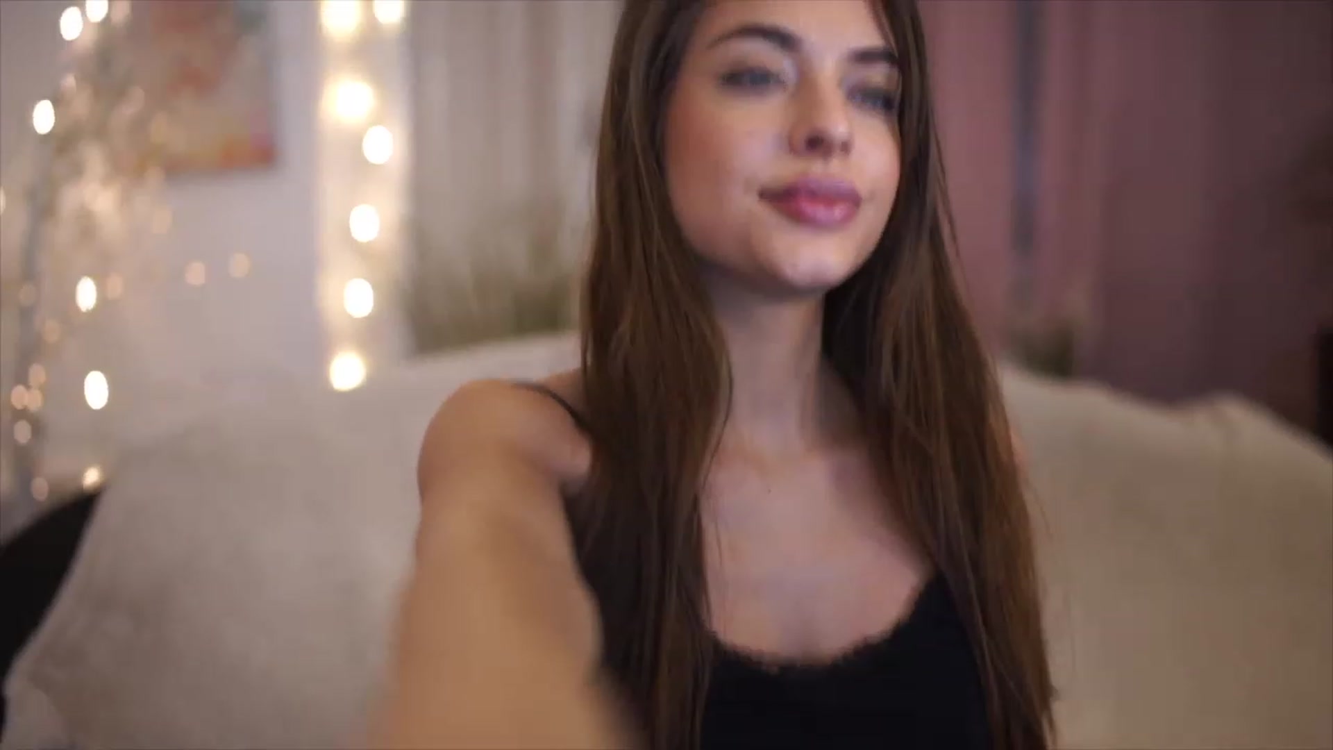 Gallery image thumbnail from Patrascanu333's myfreecams stream on, 12/27/2022, 16:56 image 7 of 20