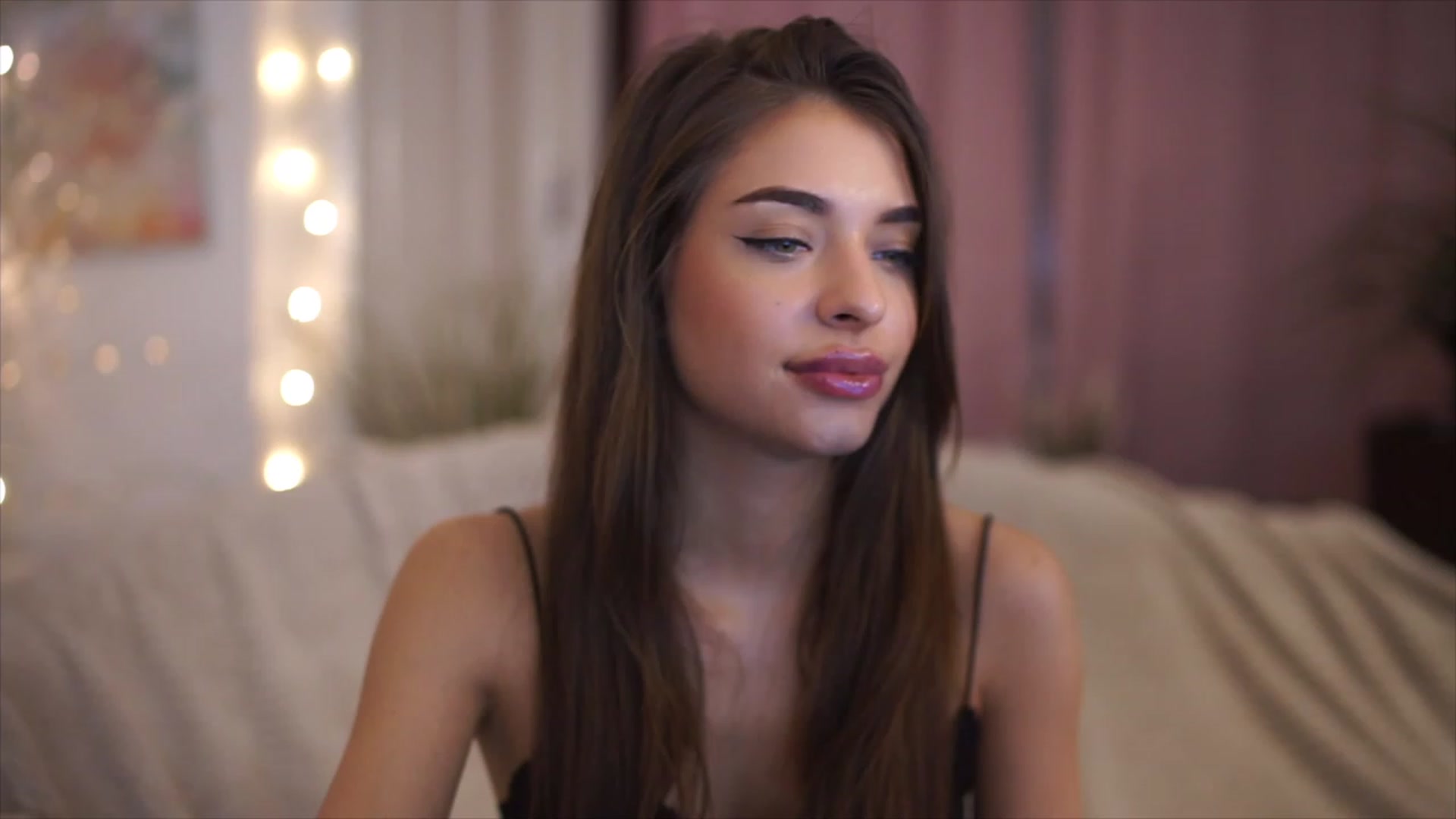 Gallery image thumbnail from Patrascanu333's myfreecams stream on, 12/27/2022, 17:53 image 11 of 20