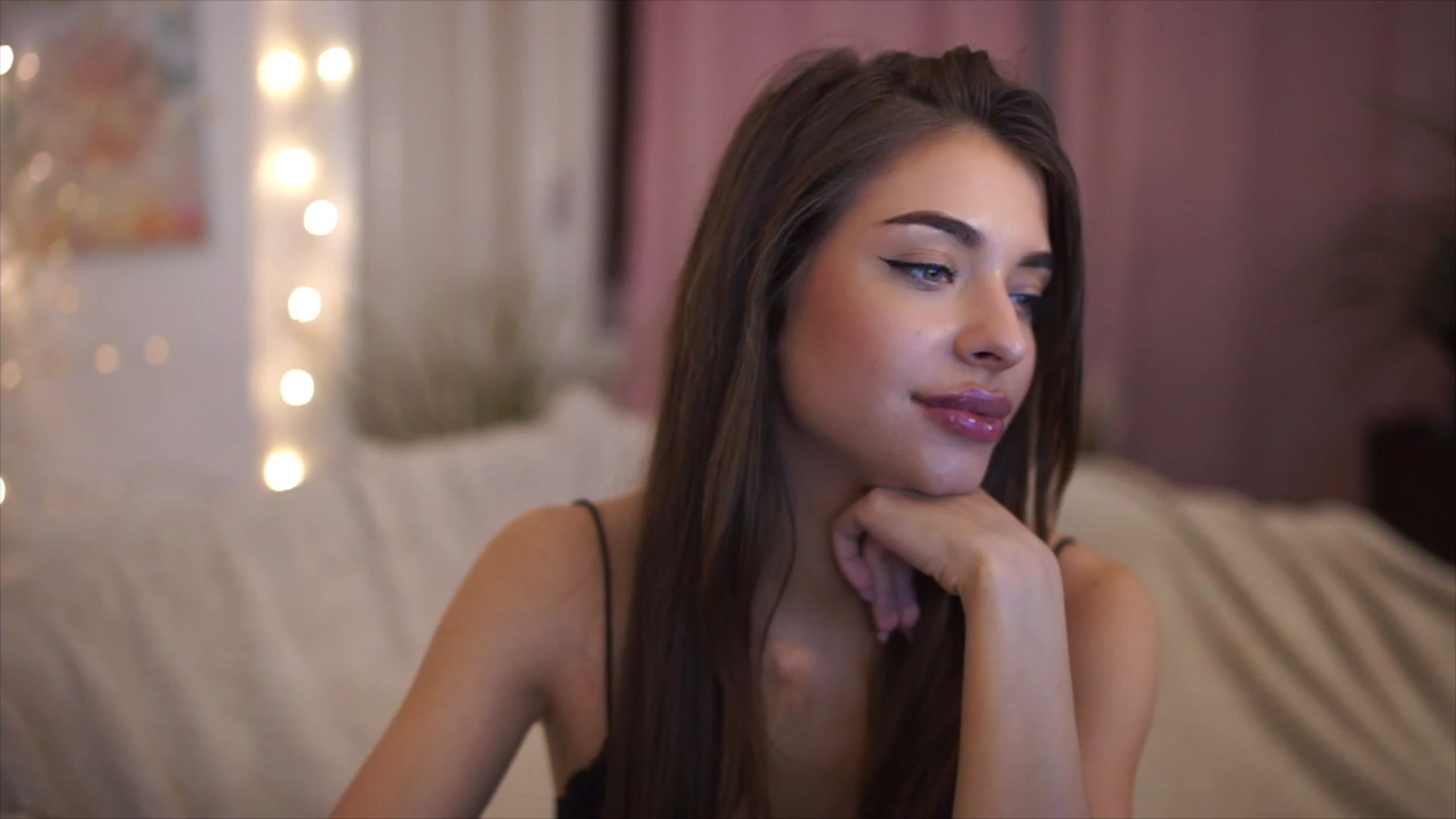Gallery image thumbnail from Patrascanu333's myfreecams stream on, 12/27/2022, 17:53 image 5 of 20