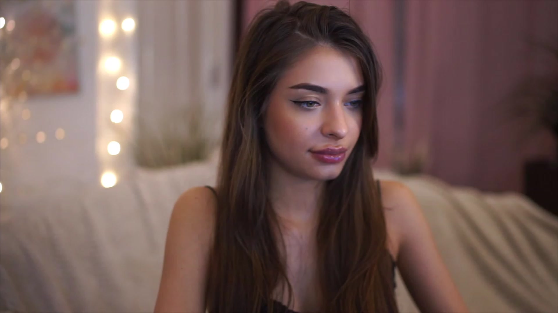 Gallery image thumbnail from Patrascanu333's myfreecams stream on, 12/27/2022, 17:53 image 13 of 20