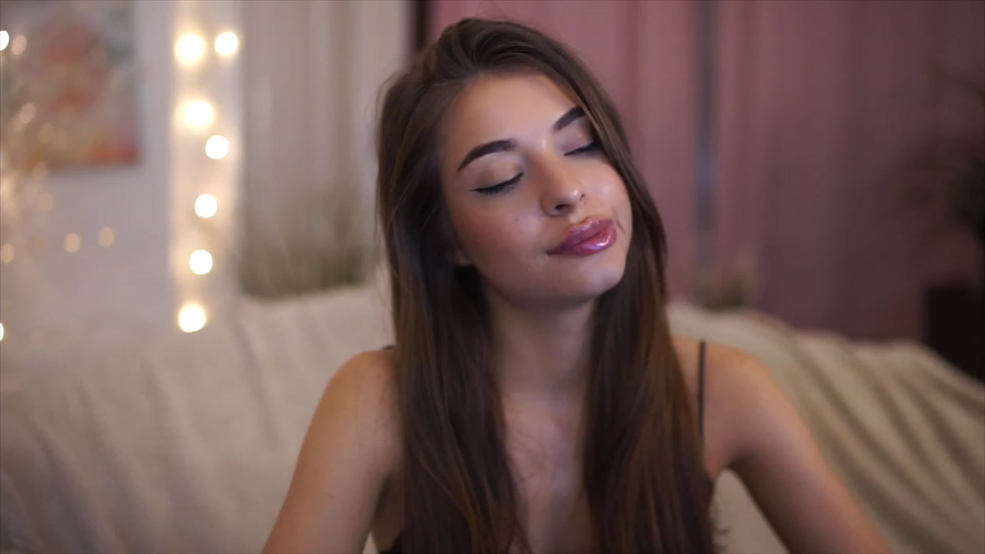 Gallery image thumbnail from Patrascanu333's myfreecams stream on, 12/27/2022, 17:53 image 4 of 20