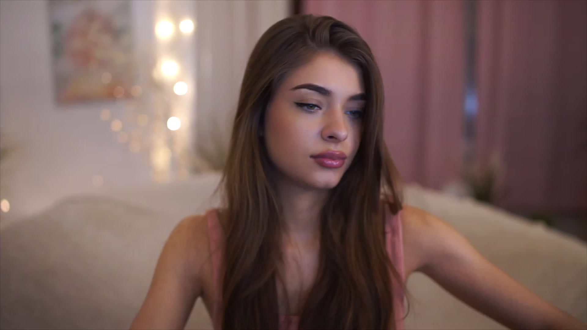 Gallery image thumbnail from Patrascanu333's myfreecams stream on, 01/02/2023, 15:57 image 6 of 20