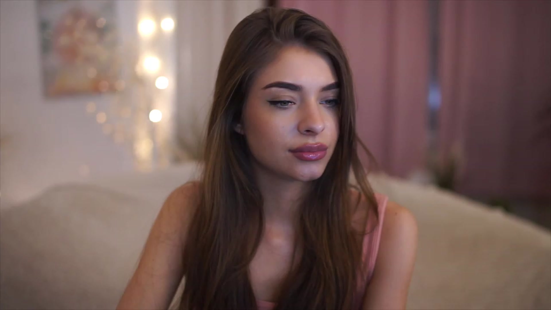 Gallery image thumbnail from Patrascanu333's myfreecams stream on, 01/02/2023, 15:57 image 19 of 20
